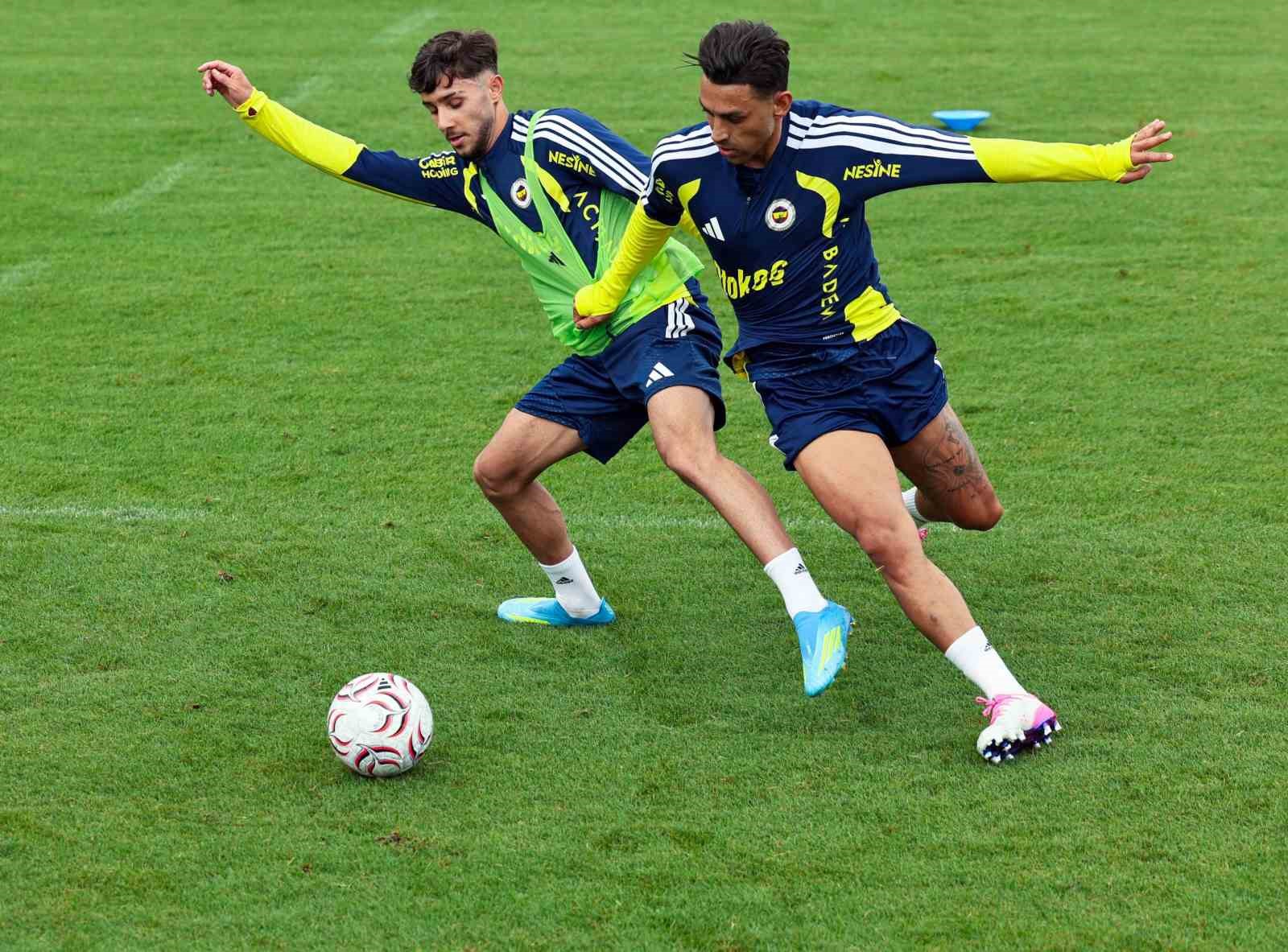 fenerbahce avusturya kampindaki ilk antrenmanini yapti 0 KNMD4lb8