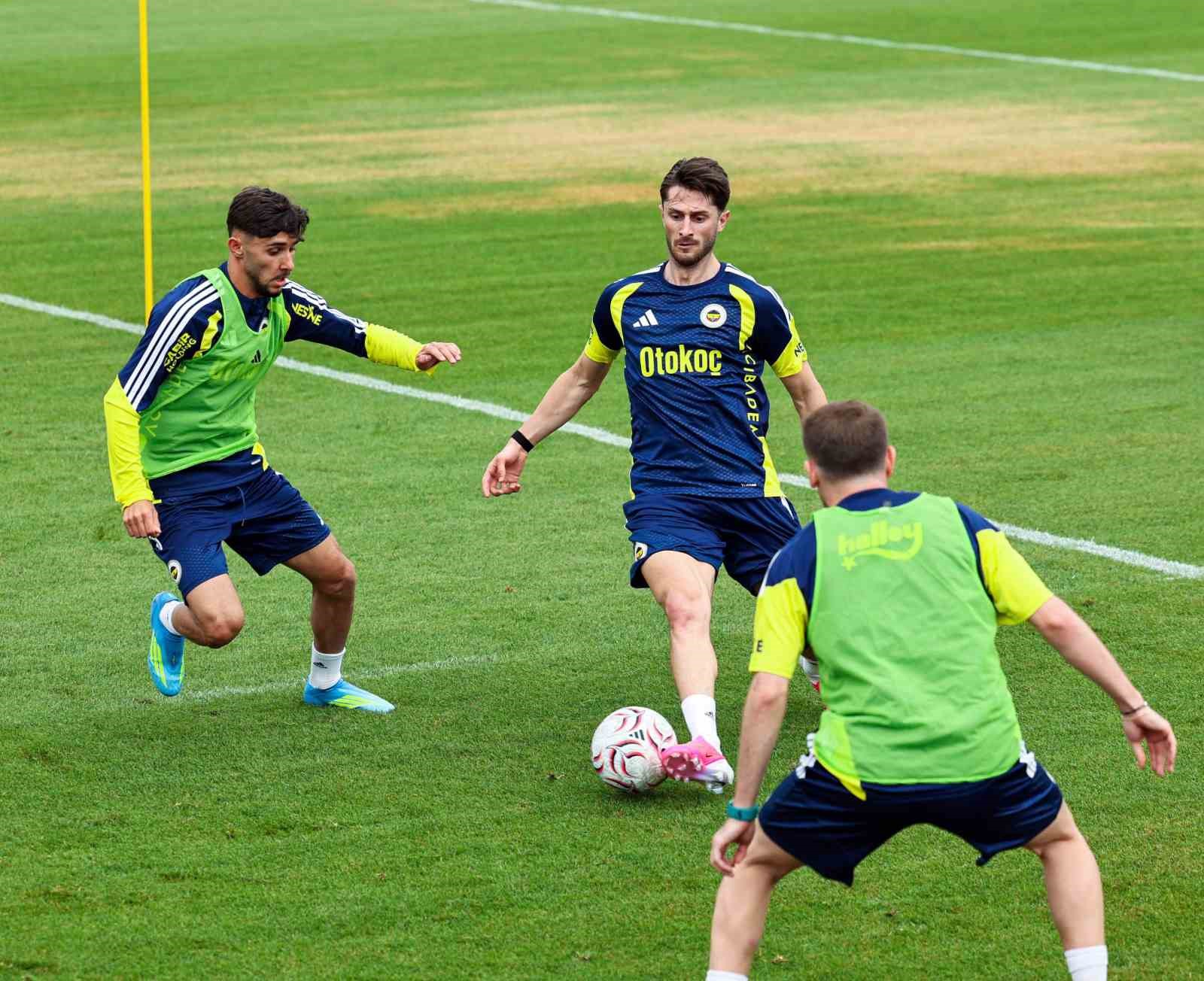 fenerbahce avusturya kampindaki ilk antrenmanini yapti 1 gUIB3p72