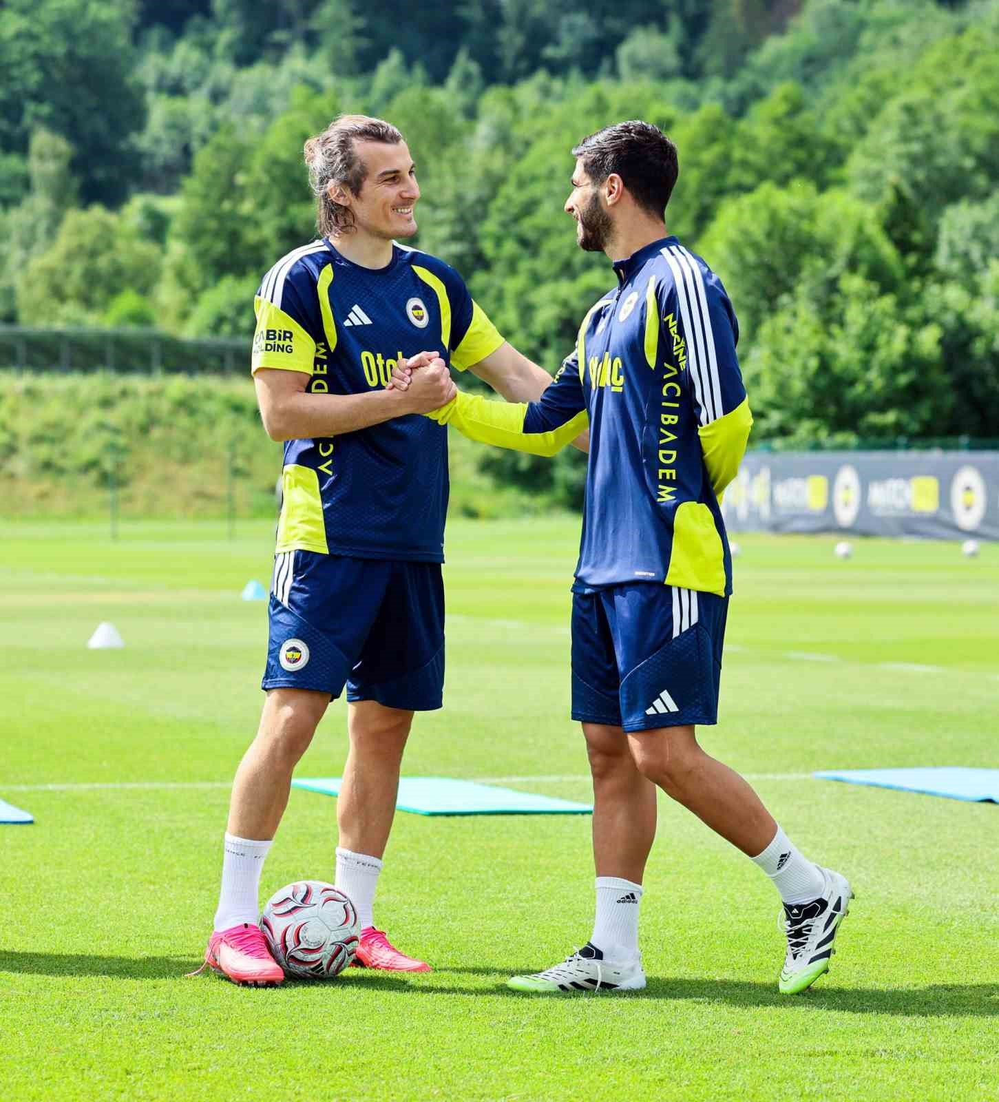 fenerbahce avusturya kampindaki ilk antrenmanini yapti 4 KlTAMjyF