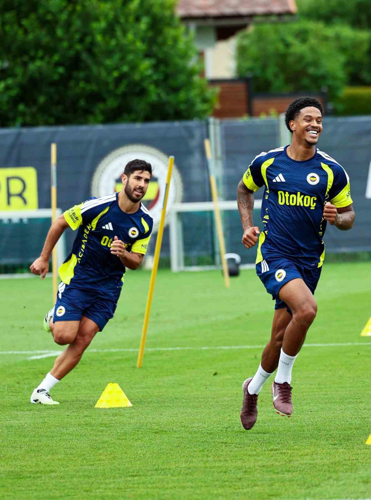 fenerbahce avusturya kampindaki ilk antrenmanini yapti 5 qP5kXJQE