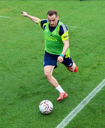 fenerbahce-avusturya-kampindaki-ilk-antrenmanini-yapti-CLIR3ycn.jpg