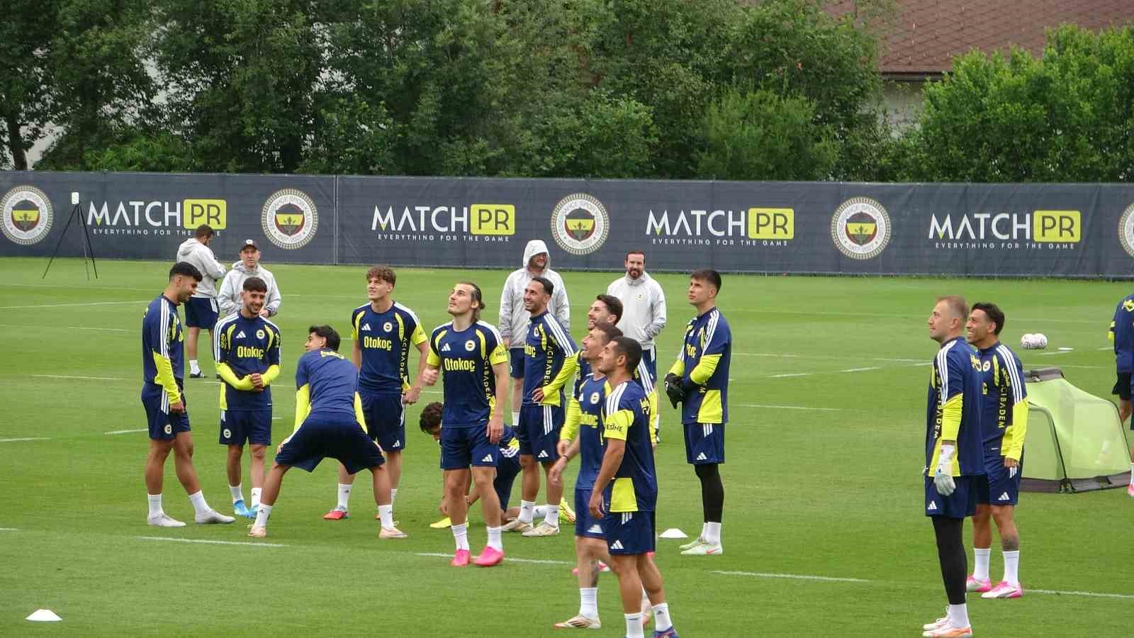 Fenerbahçe, Avusturya’da günü çift antrenmanla tamamladı 4 fenerbahce avusturyada gunu cift antrenmanla tamamladi 0 UJ5hNZcP