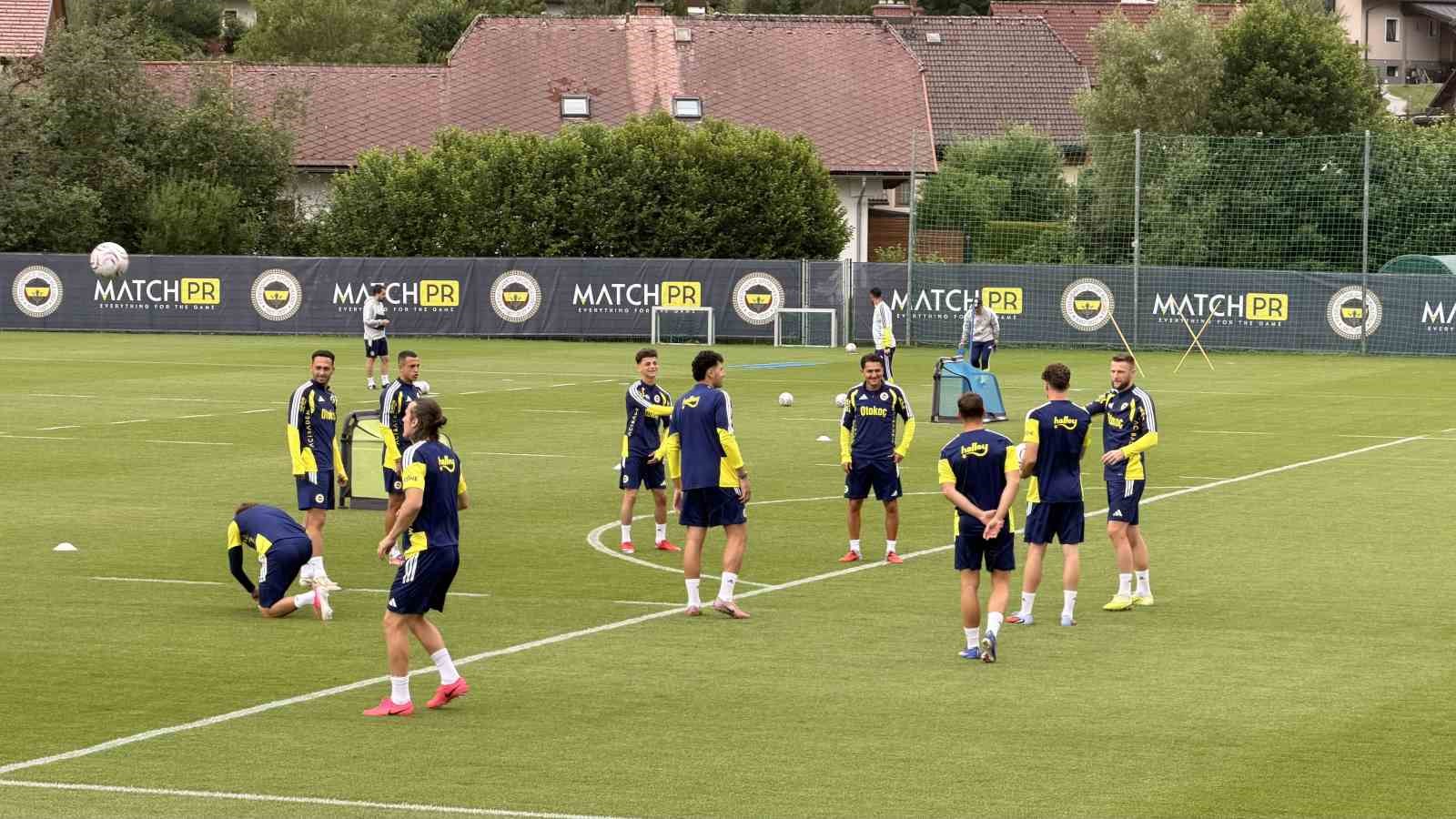 Fenerbahçe, Avusturya’da günü çift antrenmanla tamamladı 5 fenerbahce avusturyada gunu cift antrenmanla tamamladi 1 lCiZagrc