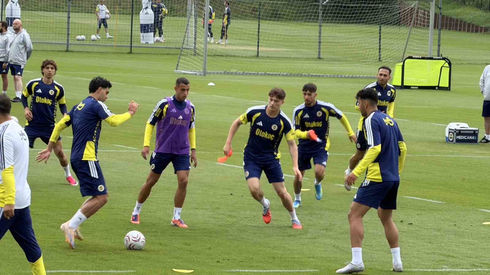 Fenerbahçe, Avusturya’da günü çift antrenmanla tamamladı 14 fenerbahce avusturyada gunu cift antrenmanla tamamladi 10 2Bgt8Zmt