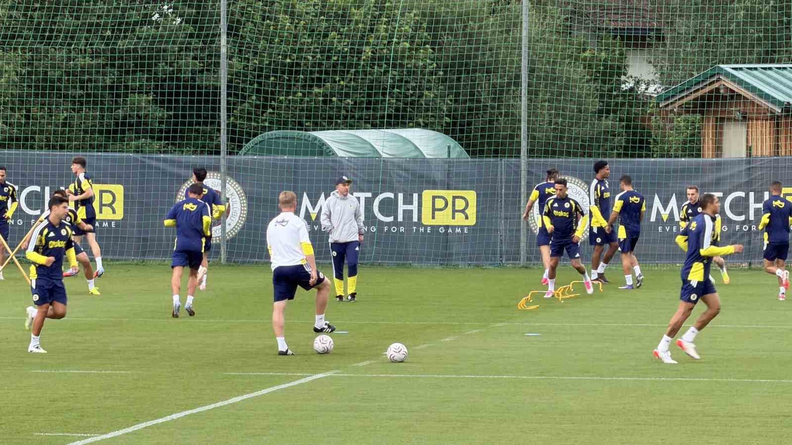 Fenerbahçe, Avusturya’da günü çift antrenmanla tamamladı 7 fenerbahce avusturyada gunu cift antrenmanla tamamladi 3 8khyCUFe