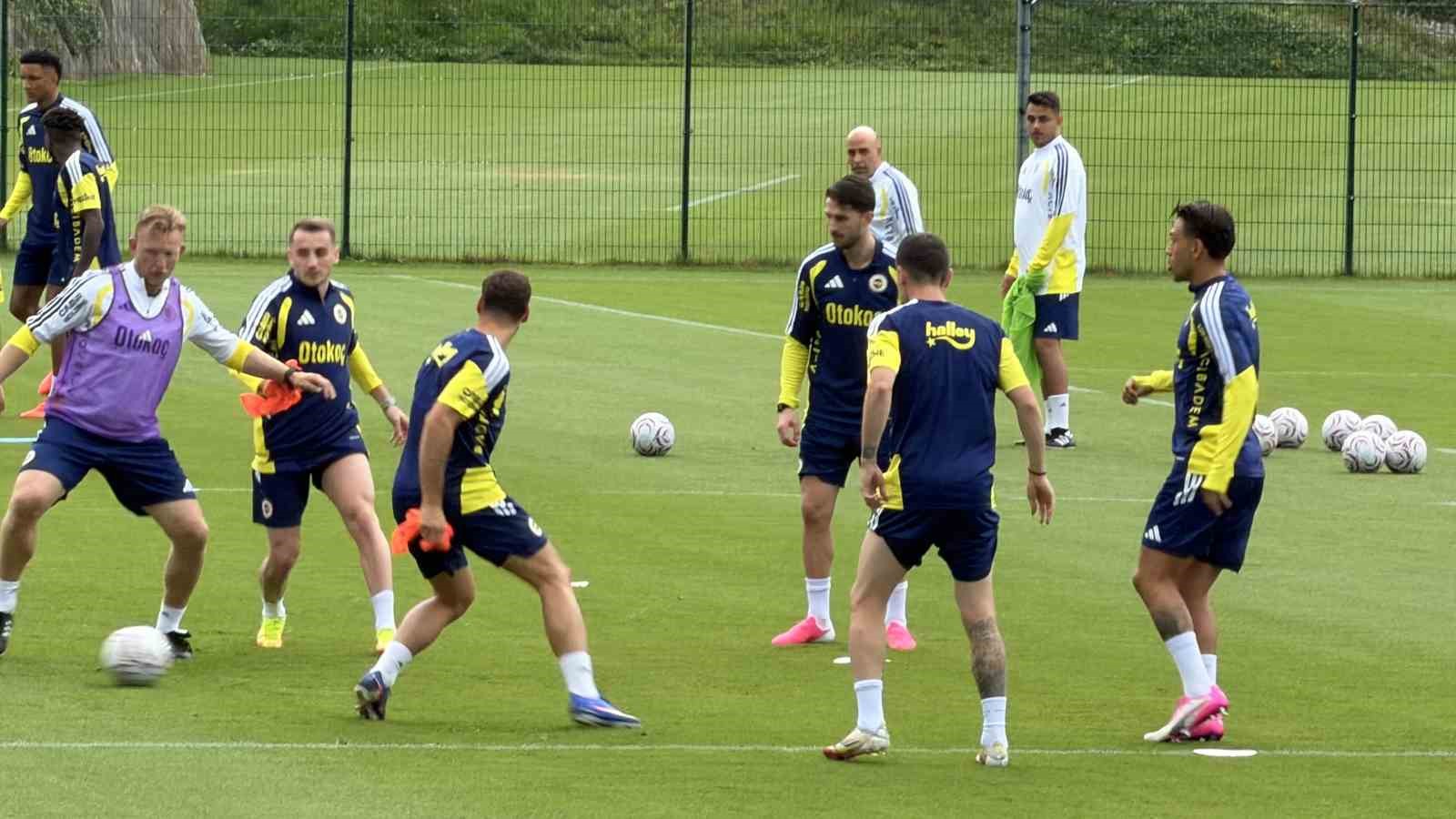 Fenerbahçe, Avusturya’da günü çift antrenmanla tamamladı 13 fenerbahce avusturyada gunu cift antrenmanla tamamladi 9 P48VEKwf