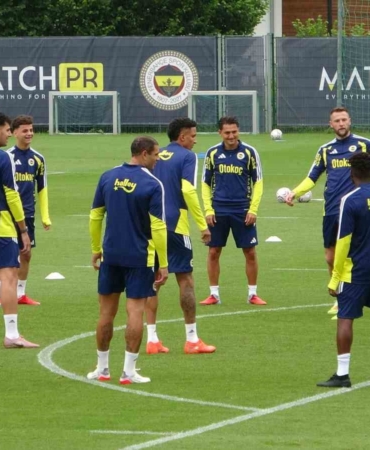 fenerbahce-avusturyada-gunu-cift-antrenmanla-tamamladi-DMRS9YuU.jpg