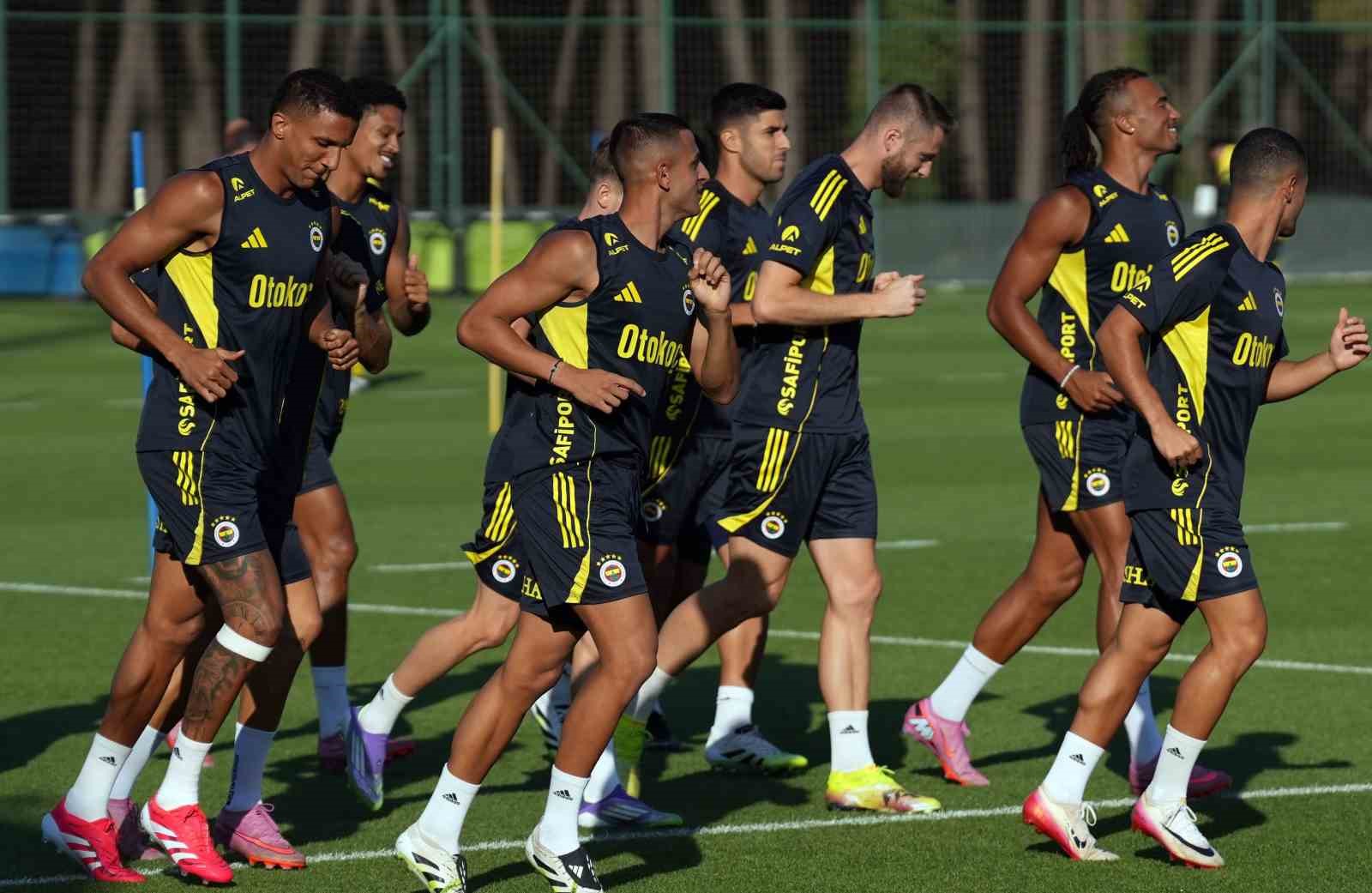 fenerbahce avusturyada yapacagi kampta 3 hazirlik maci oynayacak 0 fZiQ3V8S
