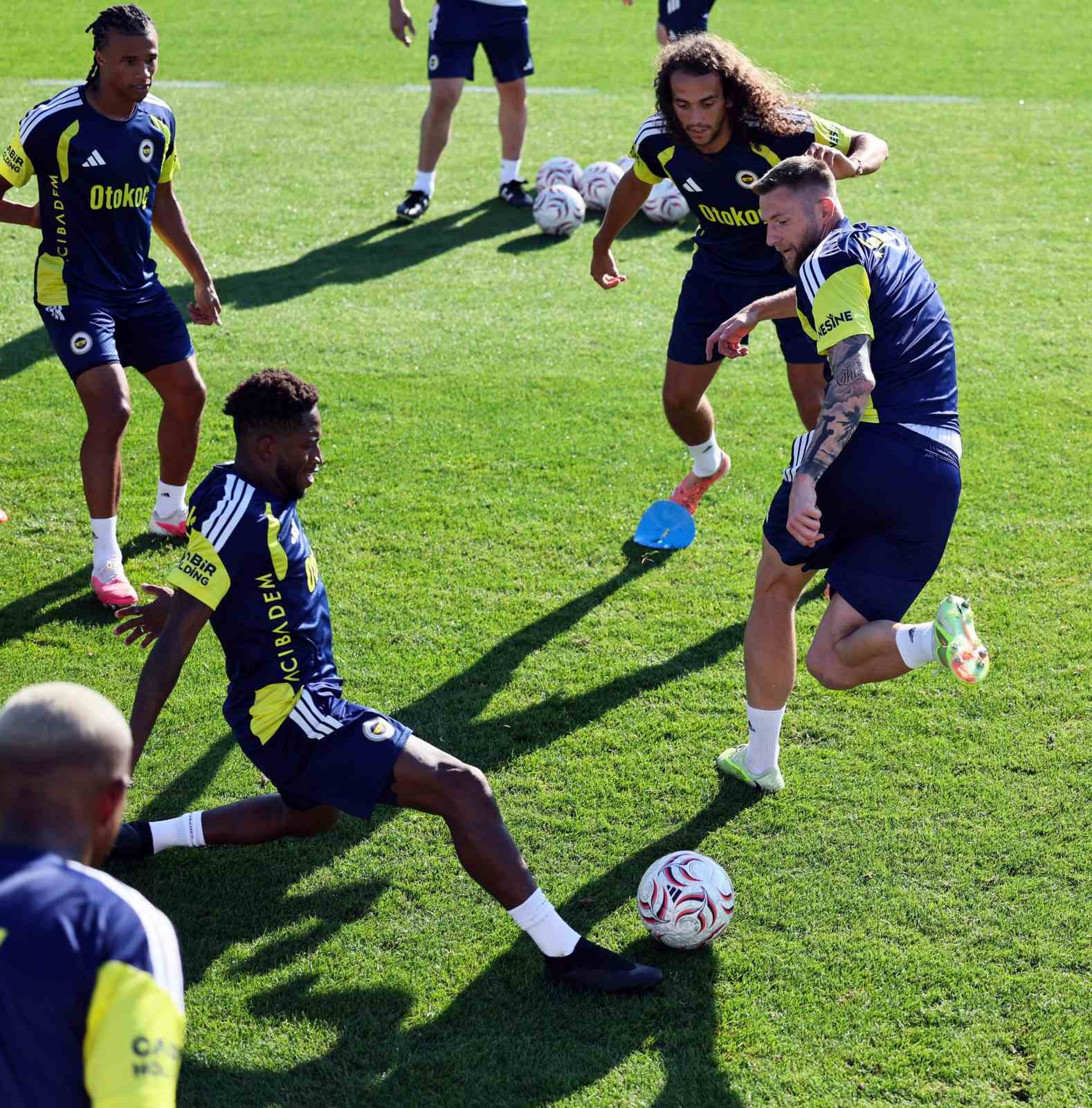 fenerbahce avusturyadaki hazirliklarina devam etti 0 8kyeDqQg