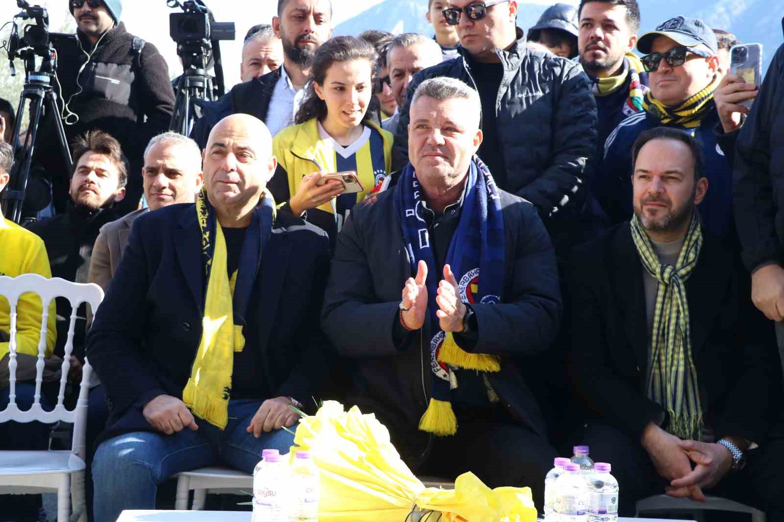 fenerbahce baskani saran alanyada kutuphane acilisina katildi 3 3kFnUZD4