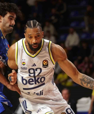 fenerbahce-beko-khem-birch-ile-yollarini-ayirdi-9JpDZtLV.jpg