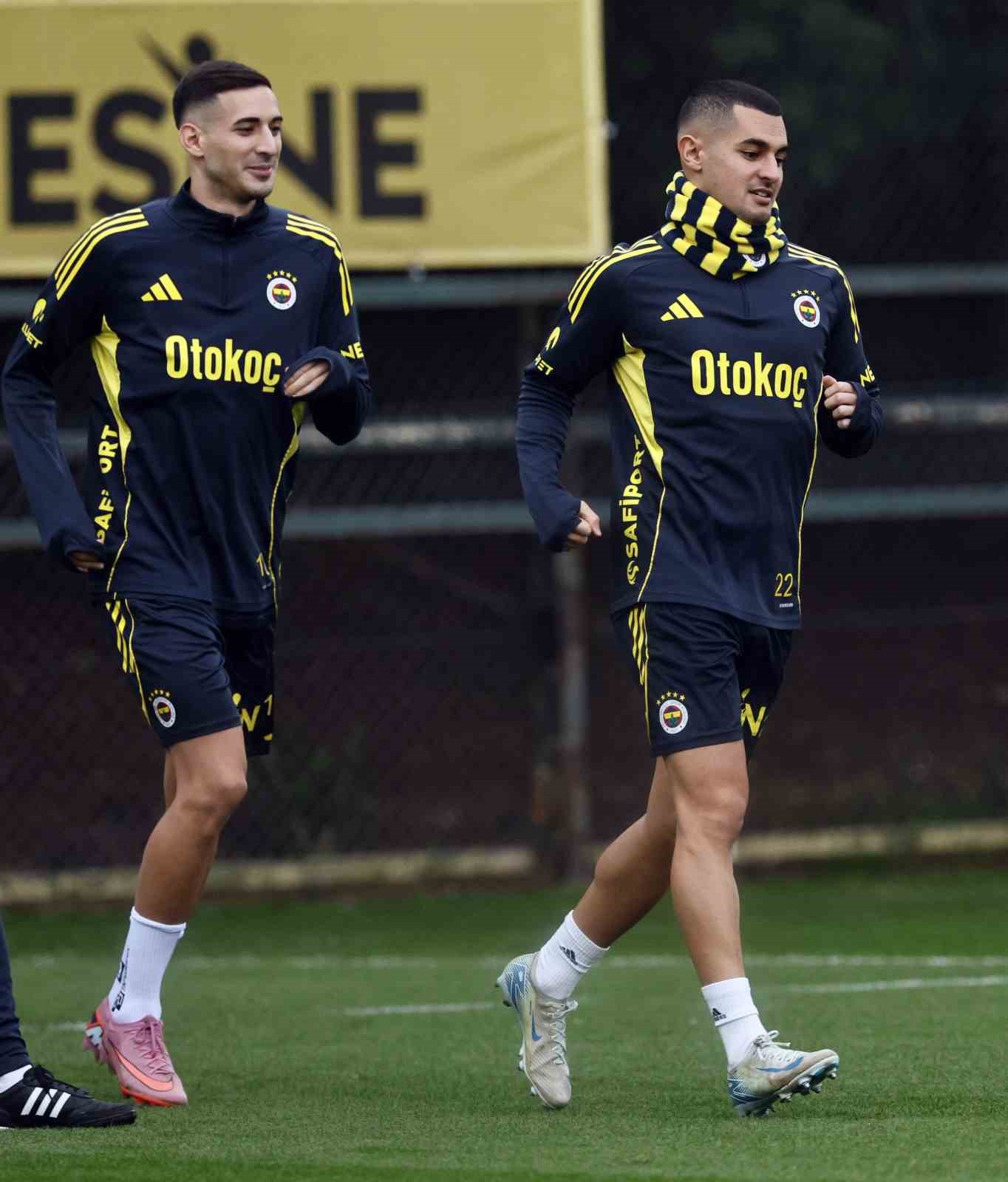 fenerbahce besiktas derbisi icin kampa girdi 3 jvq3zST6