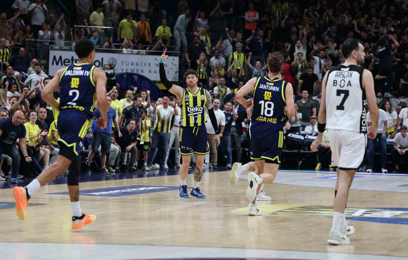 Fenerbahçe, Beşiktaş karşısında seriyi 1-1’e getirdi 5 fenerbahce besiktas karsisinda seriyi 1 1e getirdi 1 2Td7MD1M