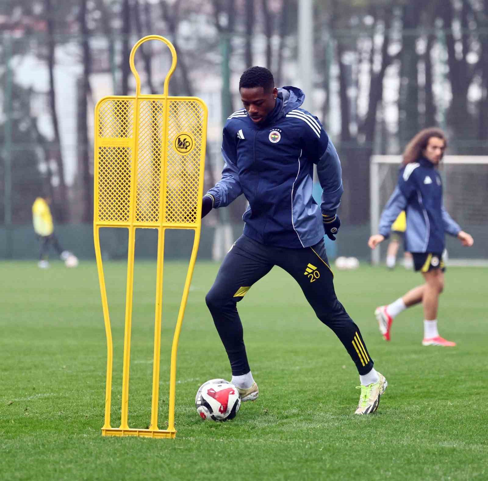 fenerbahce besiktas maci hazirliklarina basladi 1 fdh5LlIR