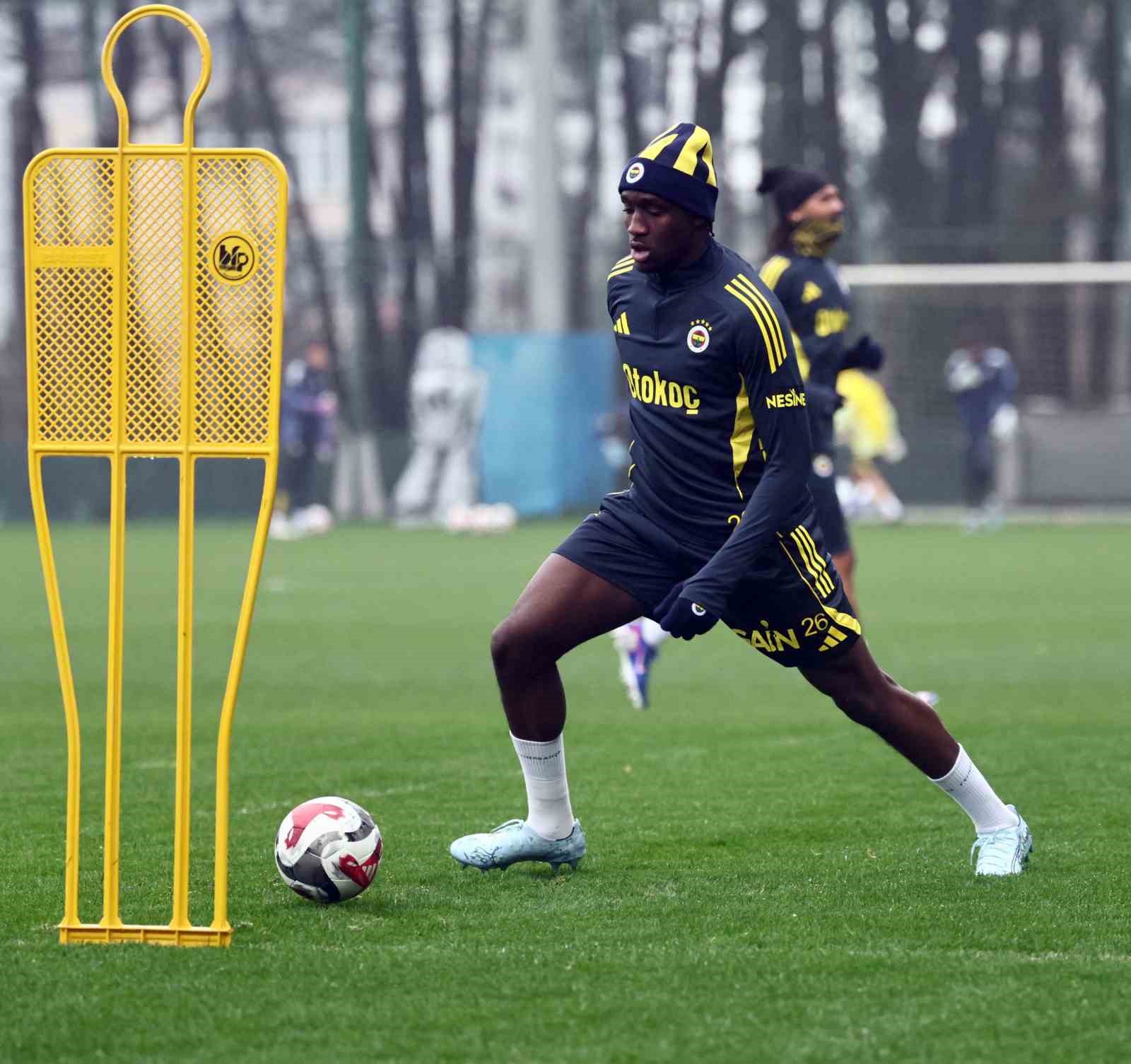 fenerbahce besiktas maci hazirliklarina basladi 5 B7e4euOb