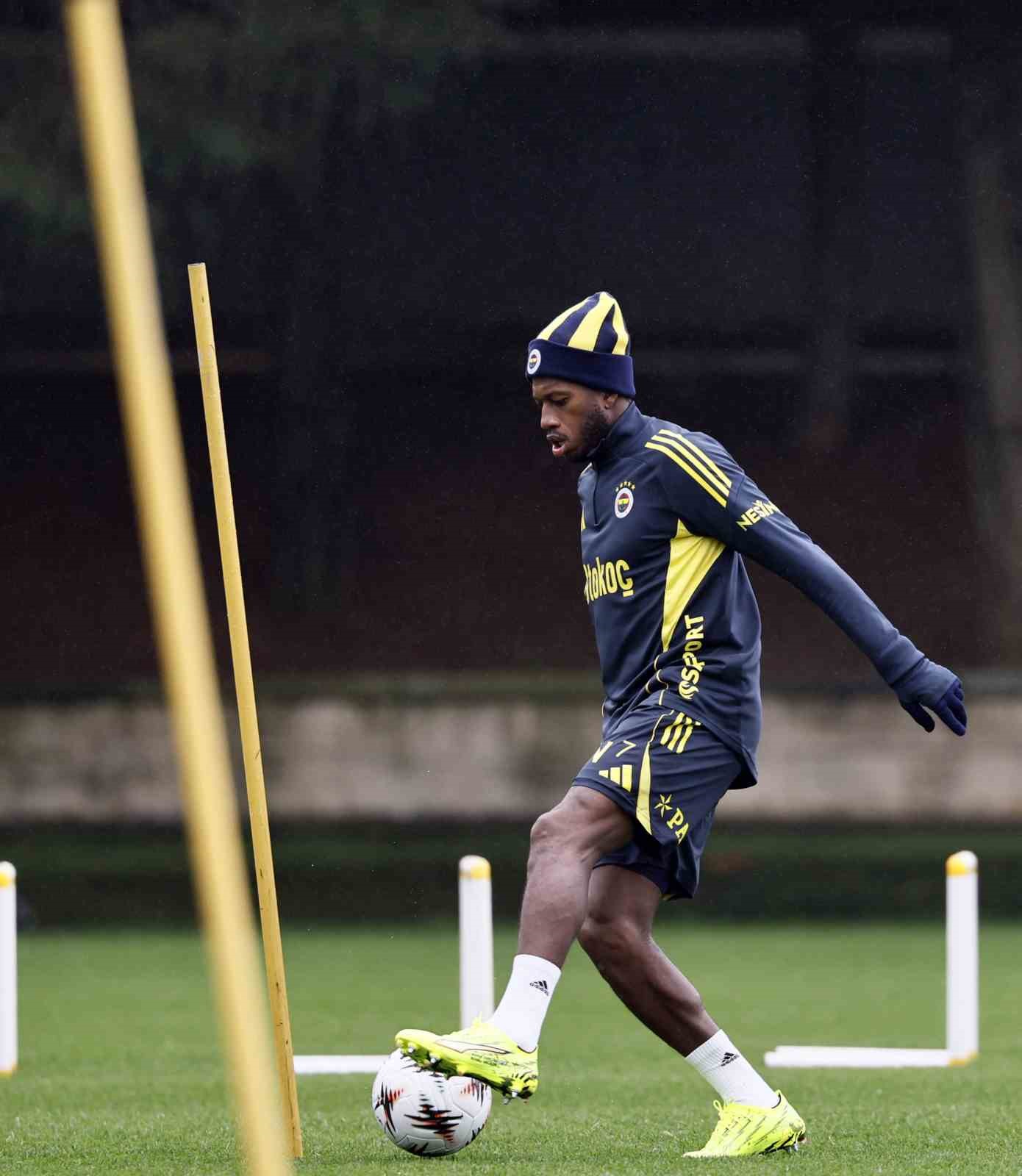 fenerbahce brann macinin hazirliklarina devam etti 3 qbEErXLC