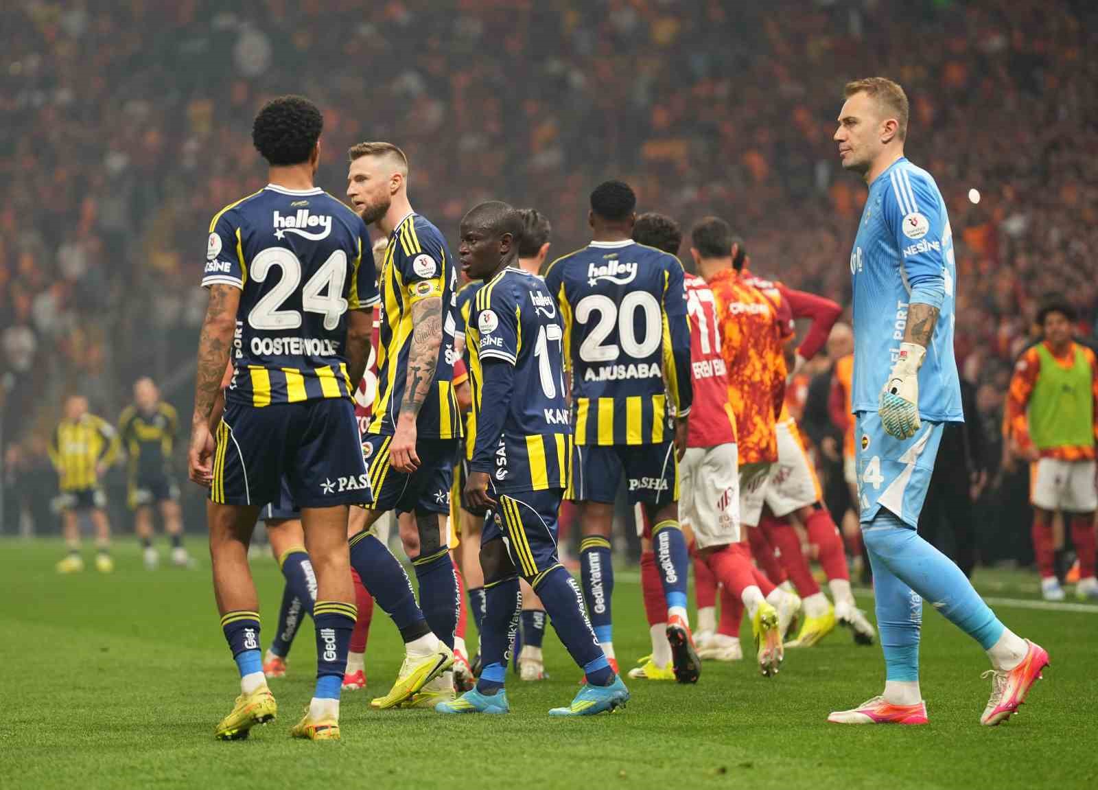 Fenerbahçe, bu sezon ilk kez derbi kaybetti 4 fenerbahce bu sezon ilk kez derbi kaybetti 0 BZLUZlPj