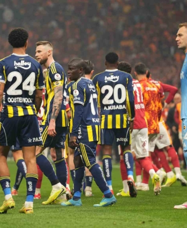 fenerbahce-bu-sezon-ilk-kez-derbi-kaybetti-jGEp2CBr.jpg