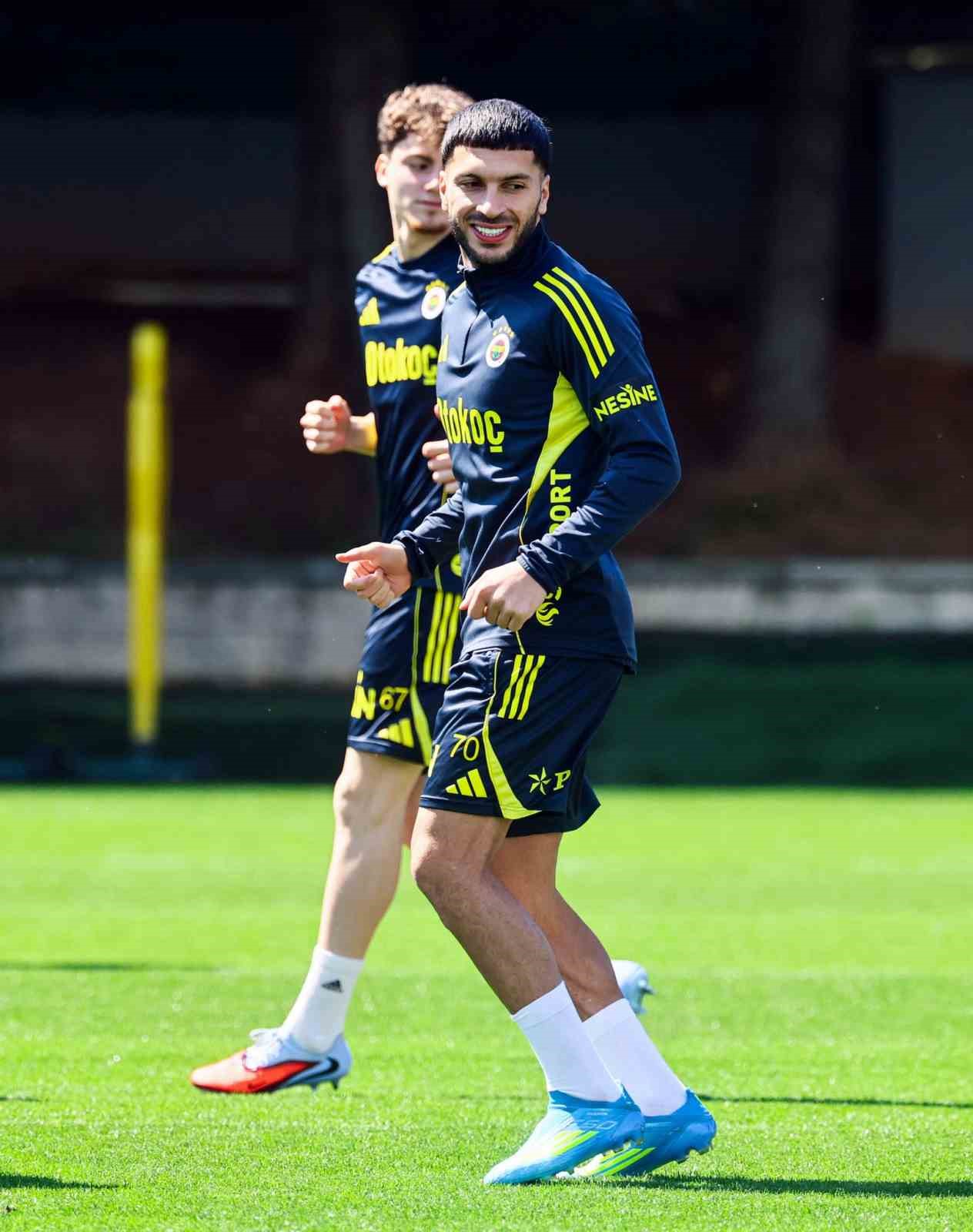 Fenerbahçe, Çaykur Rizespor maçı hazırlıklarına başladı 4 fenerbahce caykur rizespor maci hazirliklarina basladi 0