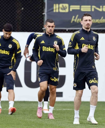 fenerbahce-caykur-rizespor-maci-hazirliklarina-devam-etti-DqXbpBmO.jpg