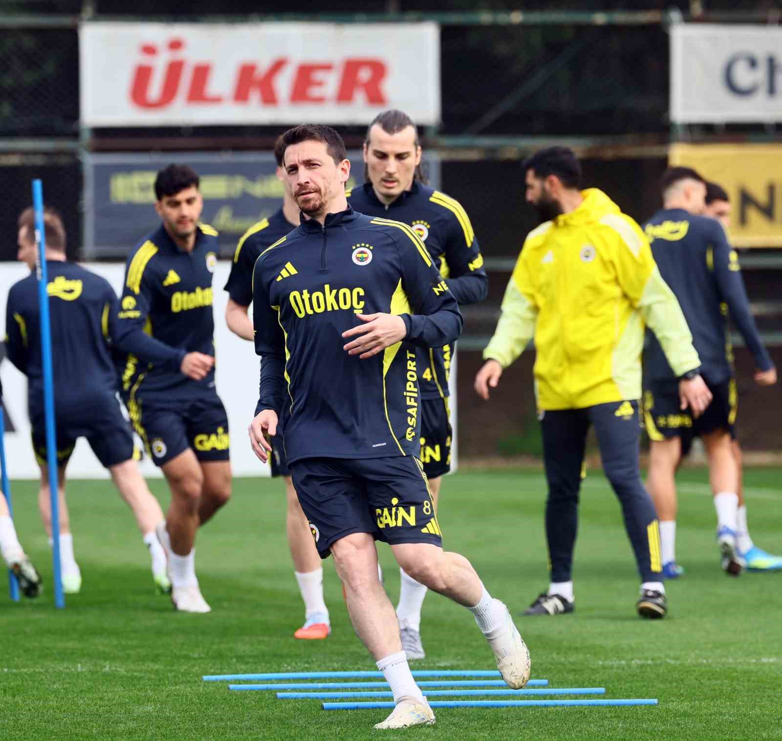 fenerbahce caykur rizespor maci hazirliklarini tamamladi 0 VghdLqz3