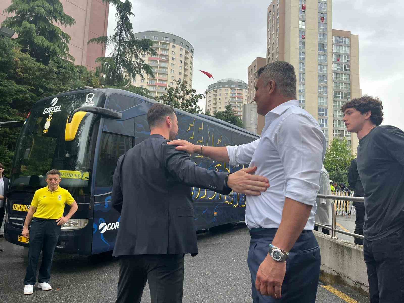 fenerbahce erkek basketbol takimi final four icin atinaya ugurlandi 1