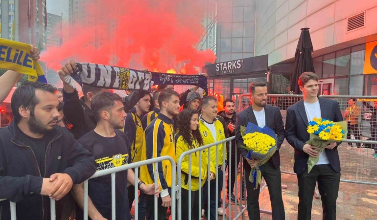 fenerbahce-erkek-basketbol-takimi-final-four-icin-atinaya-ugurlandi-9XFSjLqz.jpg