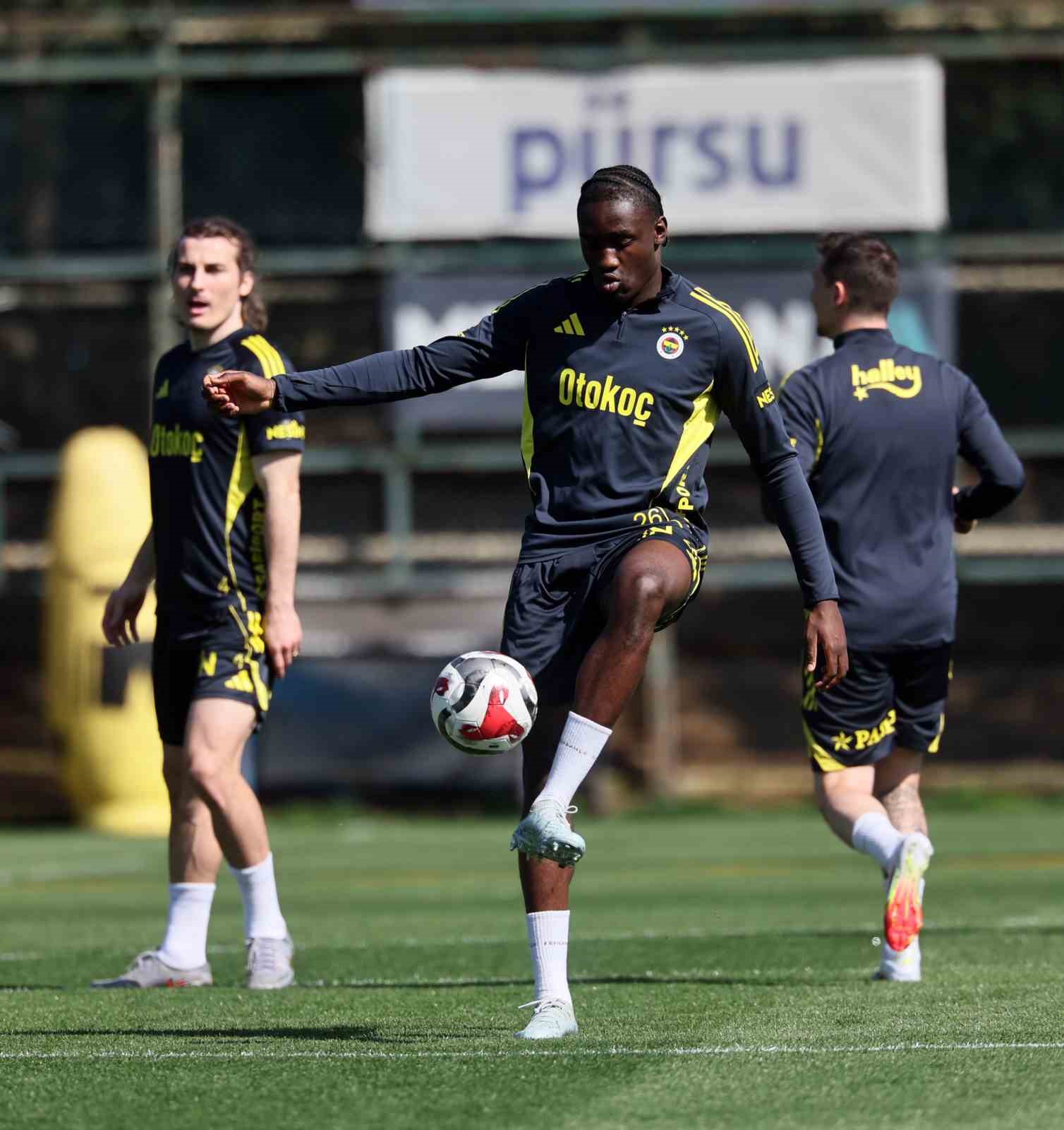 fenerbahce eyupspor maci hazirliklarini surdurdu 7