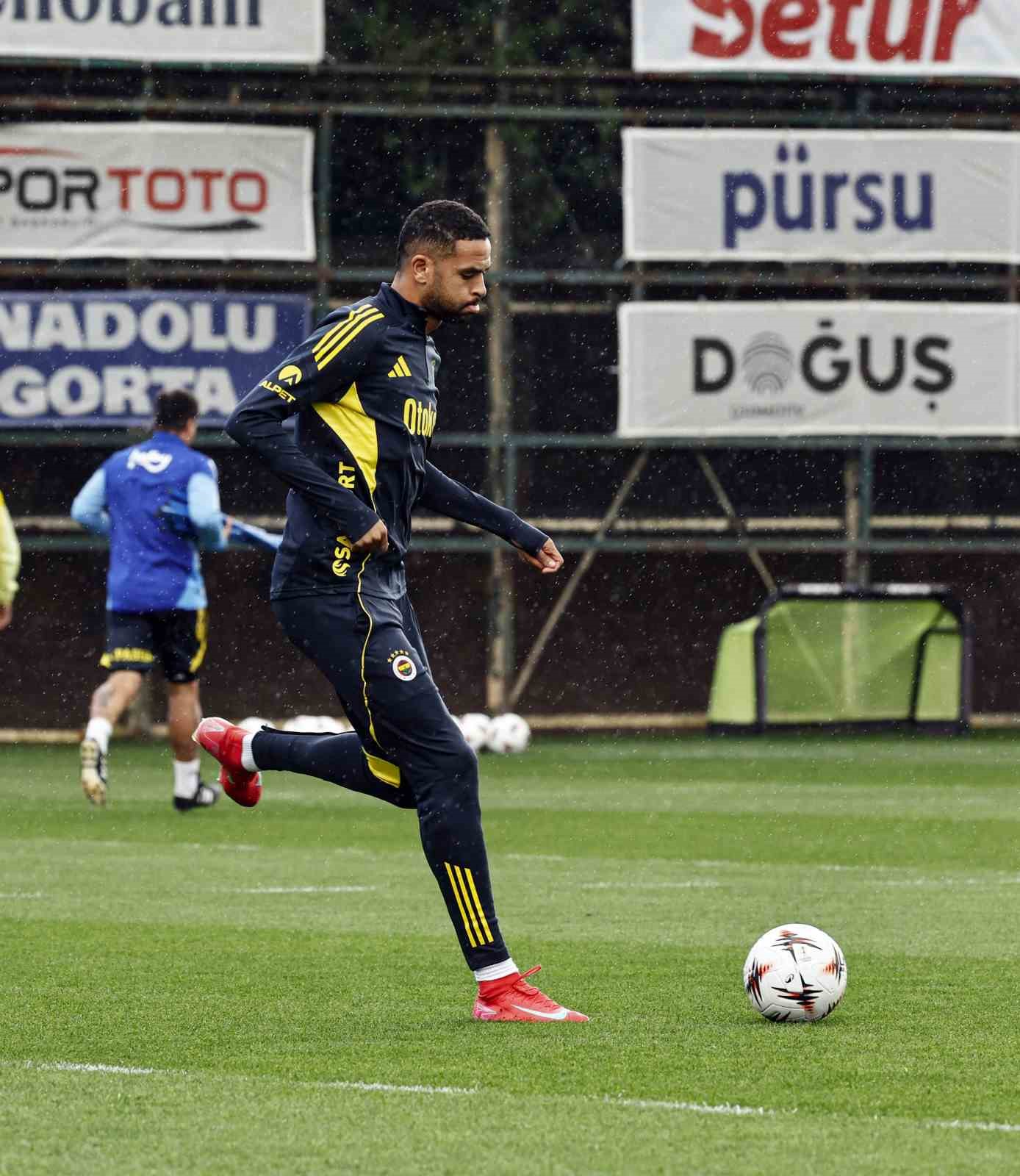 fenerbahce ferencvaros maci hazirliklarina basladi 3 aA23bLGK