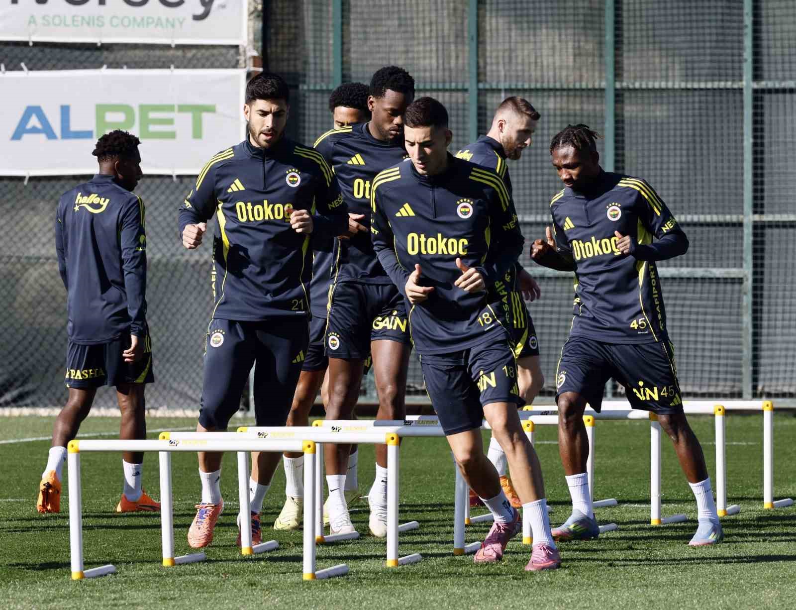 fenerbahce ferencvaros macinin hazirliklarini surdurdu 0 tijdBuQK
