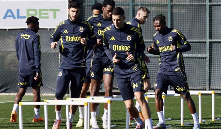fenerbahce-ferencvaros-macinin-hazirliklarini-surdurdu-IekrmS7v.jpg