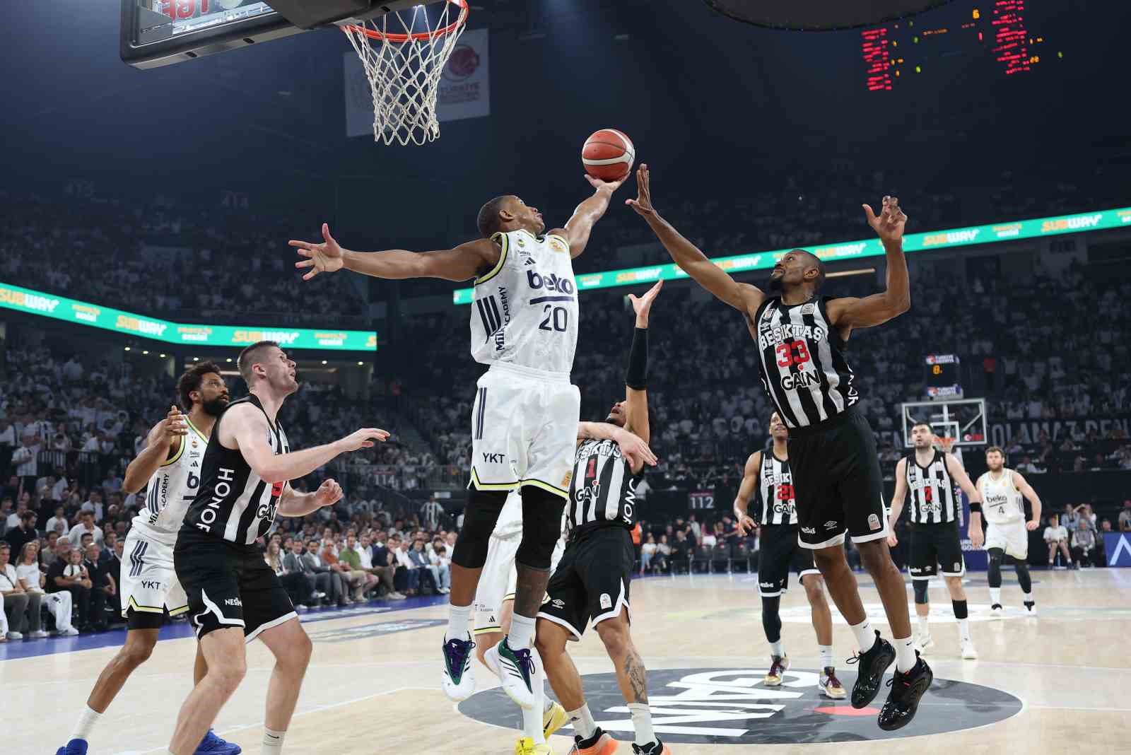 Fenerbahçe, final serisinde 2-1 öne geçti 10 fenerbahce final serisinde 2 1 one gecti 6 KJQJTzdb
