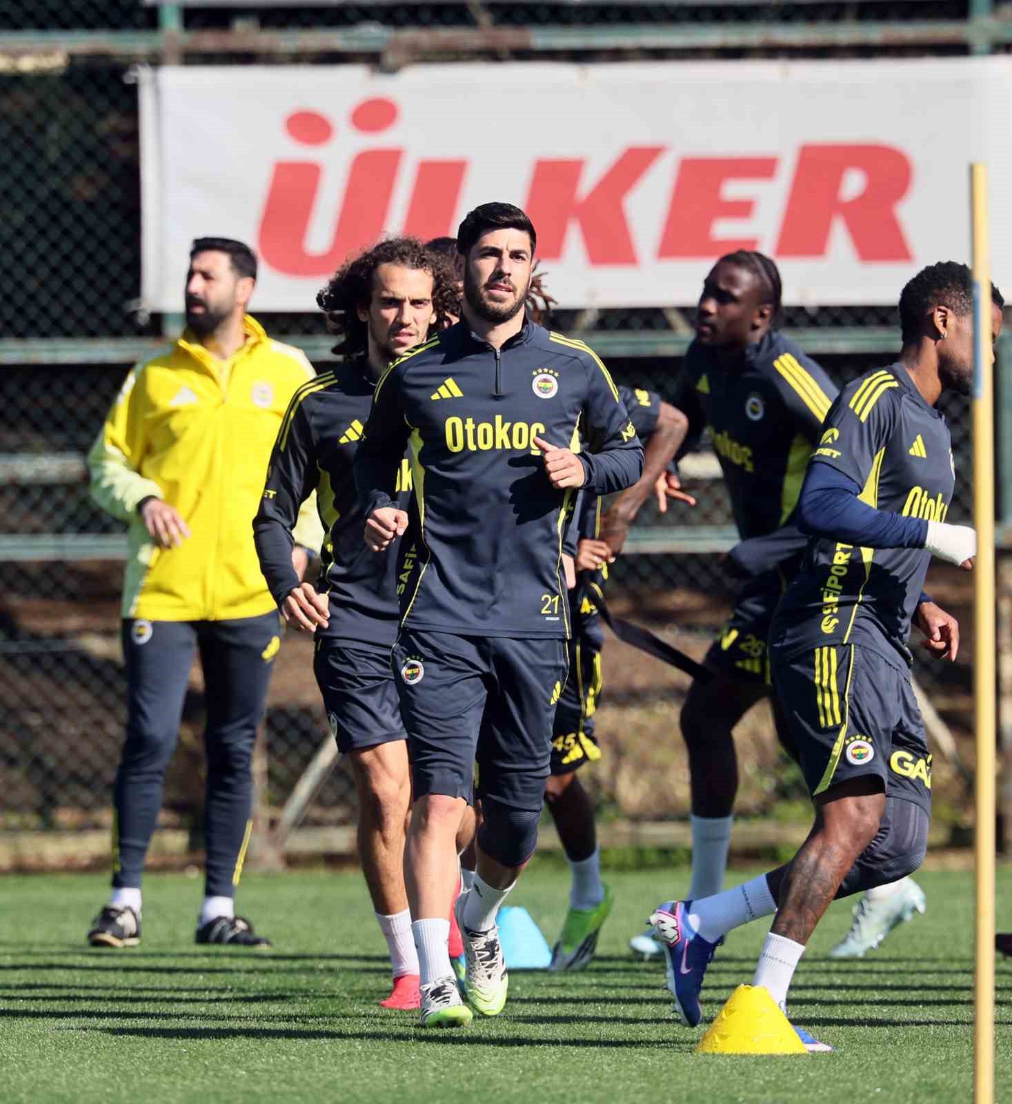 Fenerbahçe, Galatasaray derbisine hazır 6 fenerbahce galatasaray derbisine hazir 2 UA63blDn
