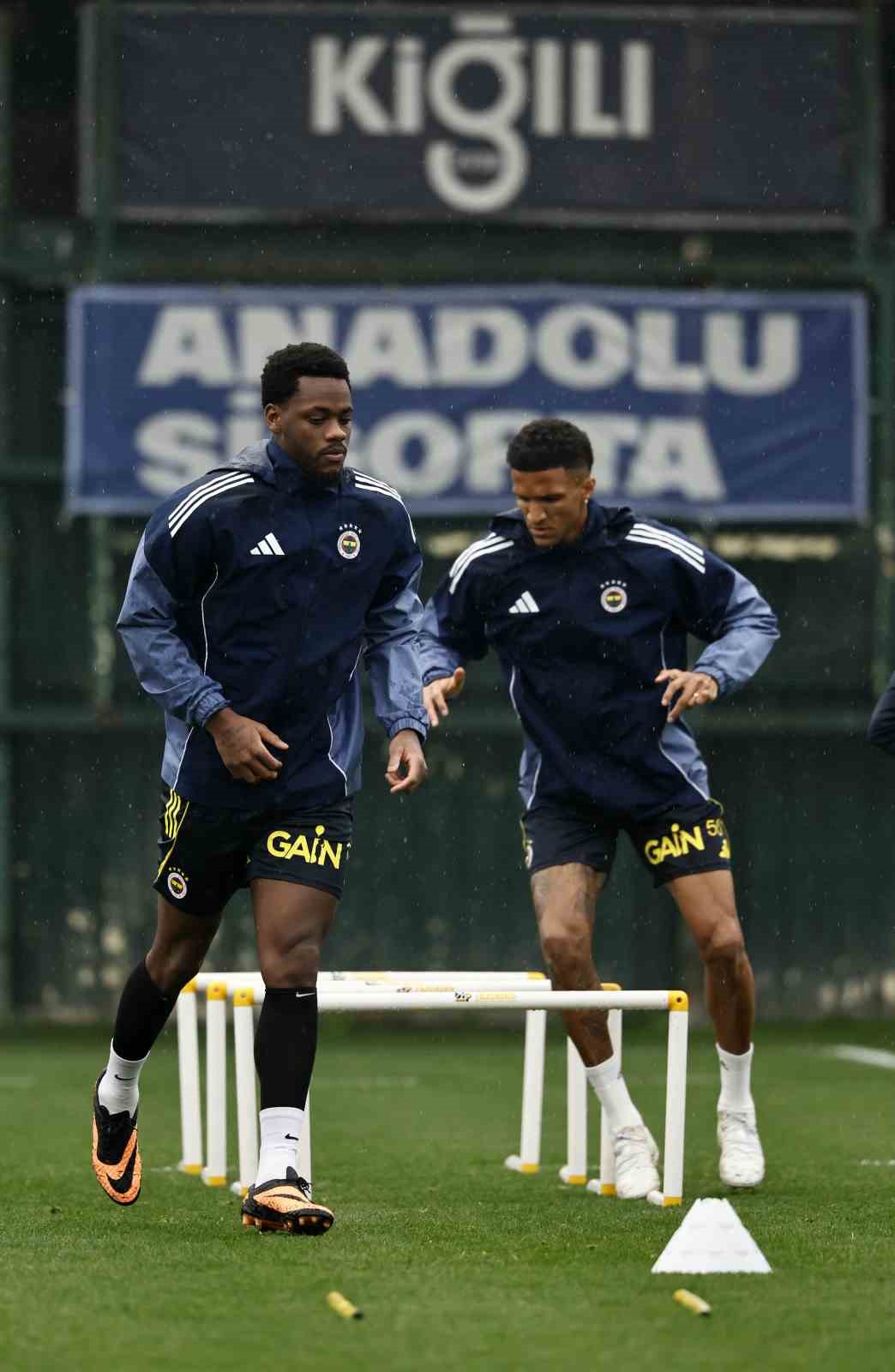 fenerbahce galatasaray derbisinin hazirliklarina basladi 0 4HOqEC15