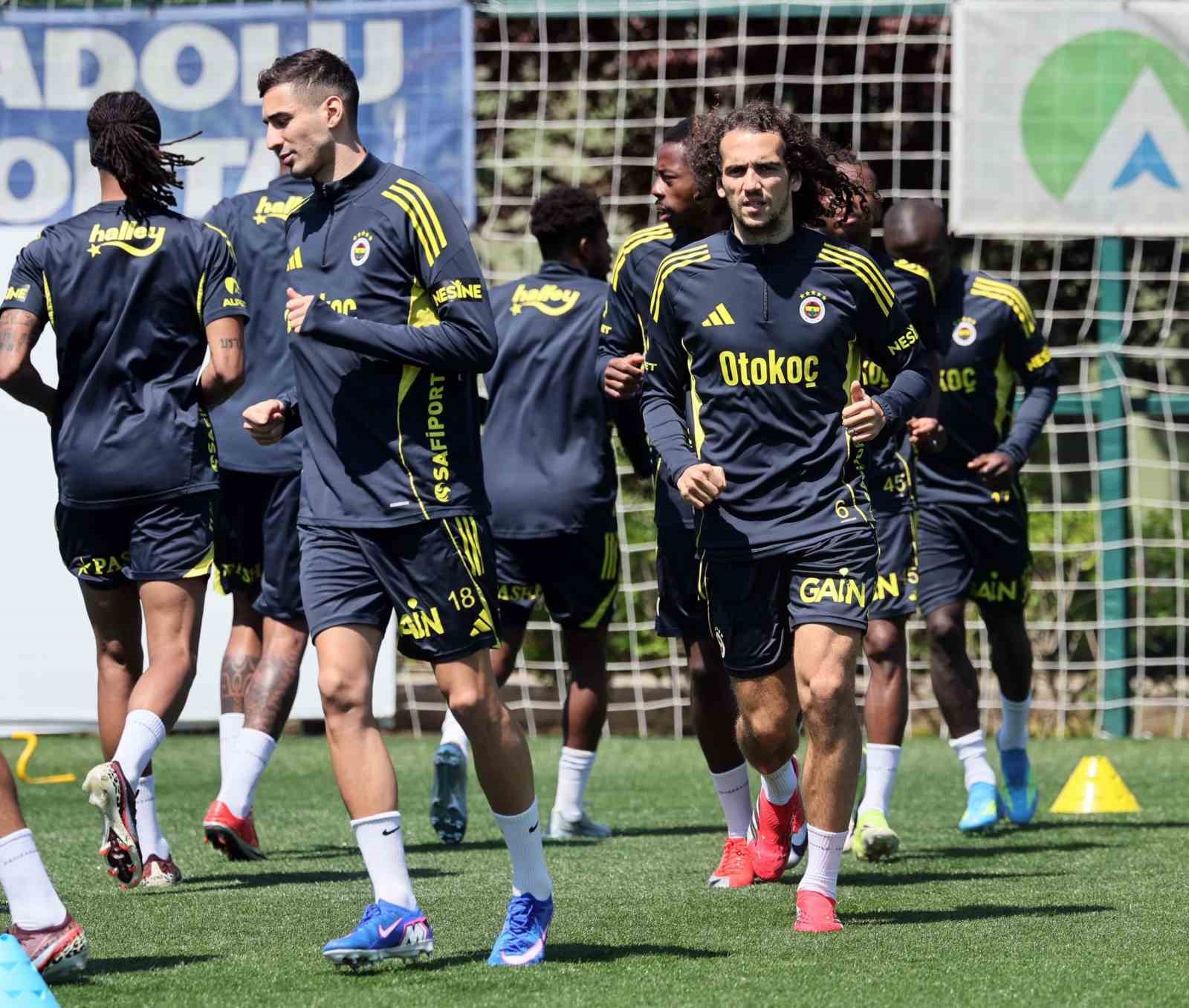 fenerbahce galatasaray derbisinin hazirliklarini surdurdu 0 UK2UMFzH