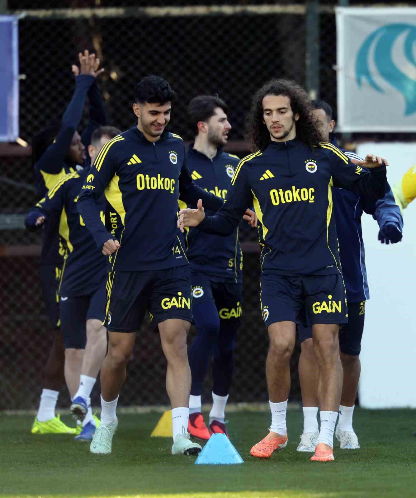 fenerbahce galatasaray derbisinin hazirliklarini tamamladi 2 gXs2UiJS