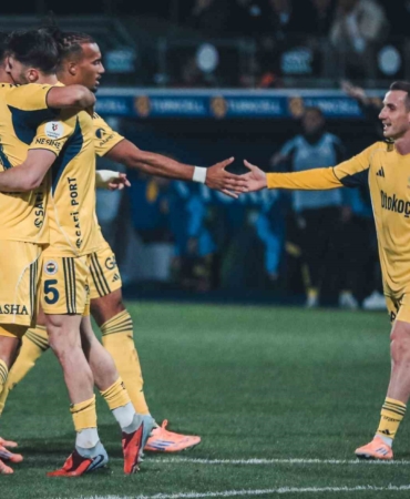 fenerbahce-galibiyet-serisini-5-maca-cikardi-gAAsgcY8.jpg