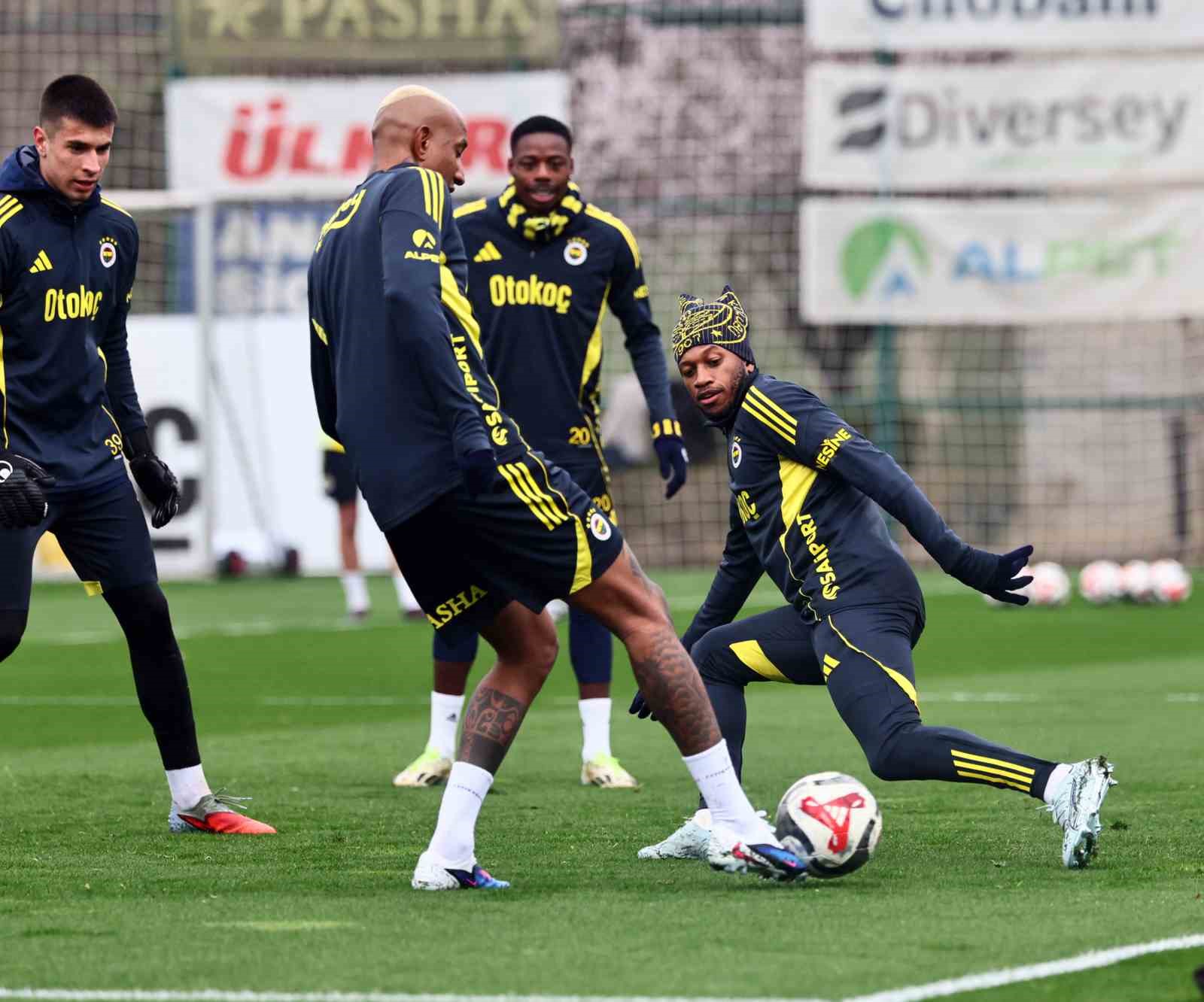 Fenerbahçe, Gaziantep FK maçı hazırlıklarına başladı 6 fenerbahce gaziantep fk maci hazirliklarina basladi 2 3Hi9HjCc