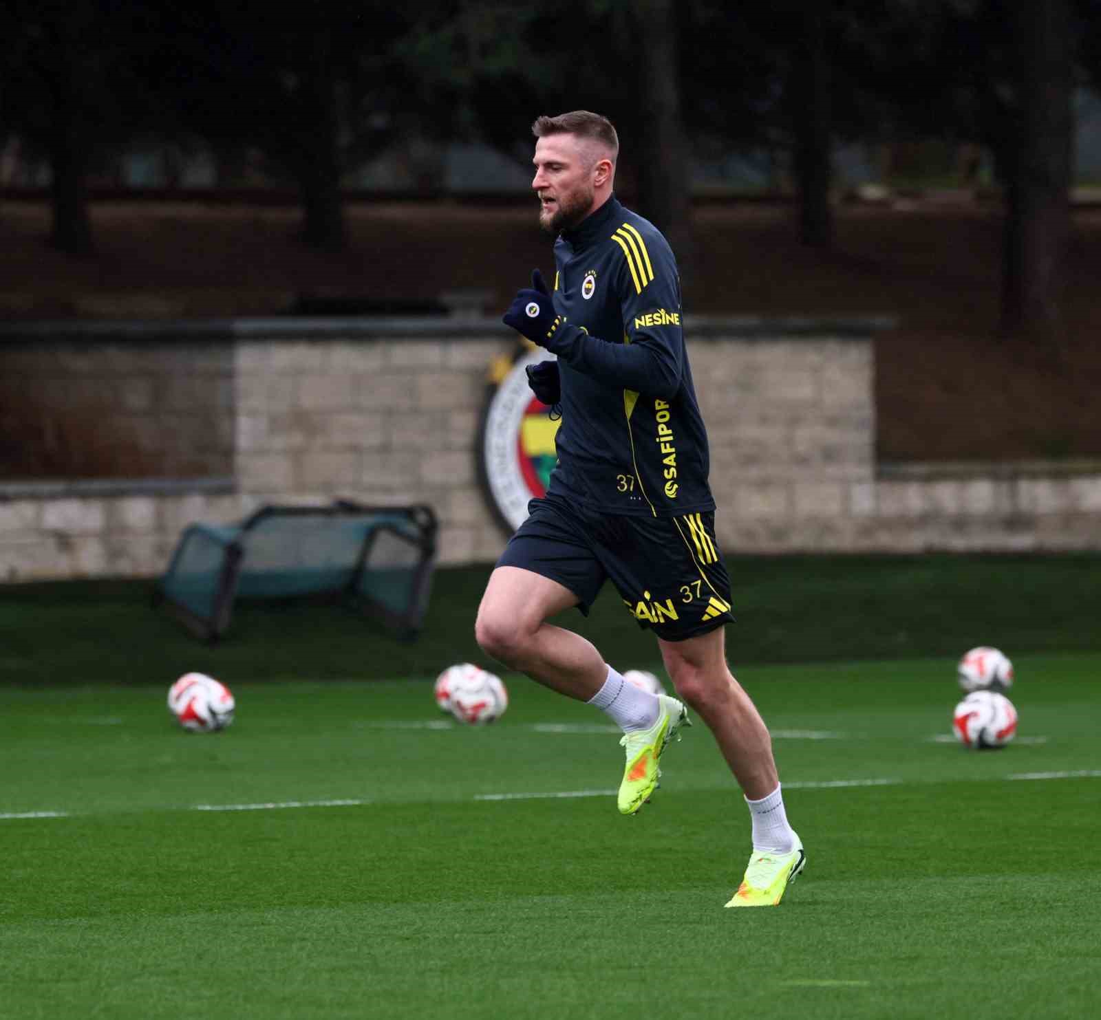 Fenerbahçe, Gaziantep FK maçı hazırlıklarına başladı 7 fenerbahce gaziantep fk maci hazirliklarina basladi 3 FuIK1YMR