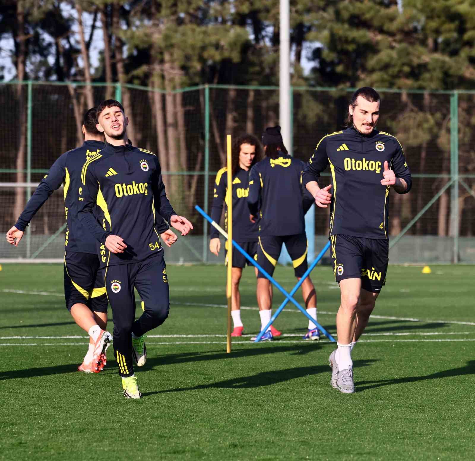 fenerbahce gaziantep fk maci hazirliklarini tamamladi 0 yh5FyIYh