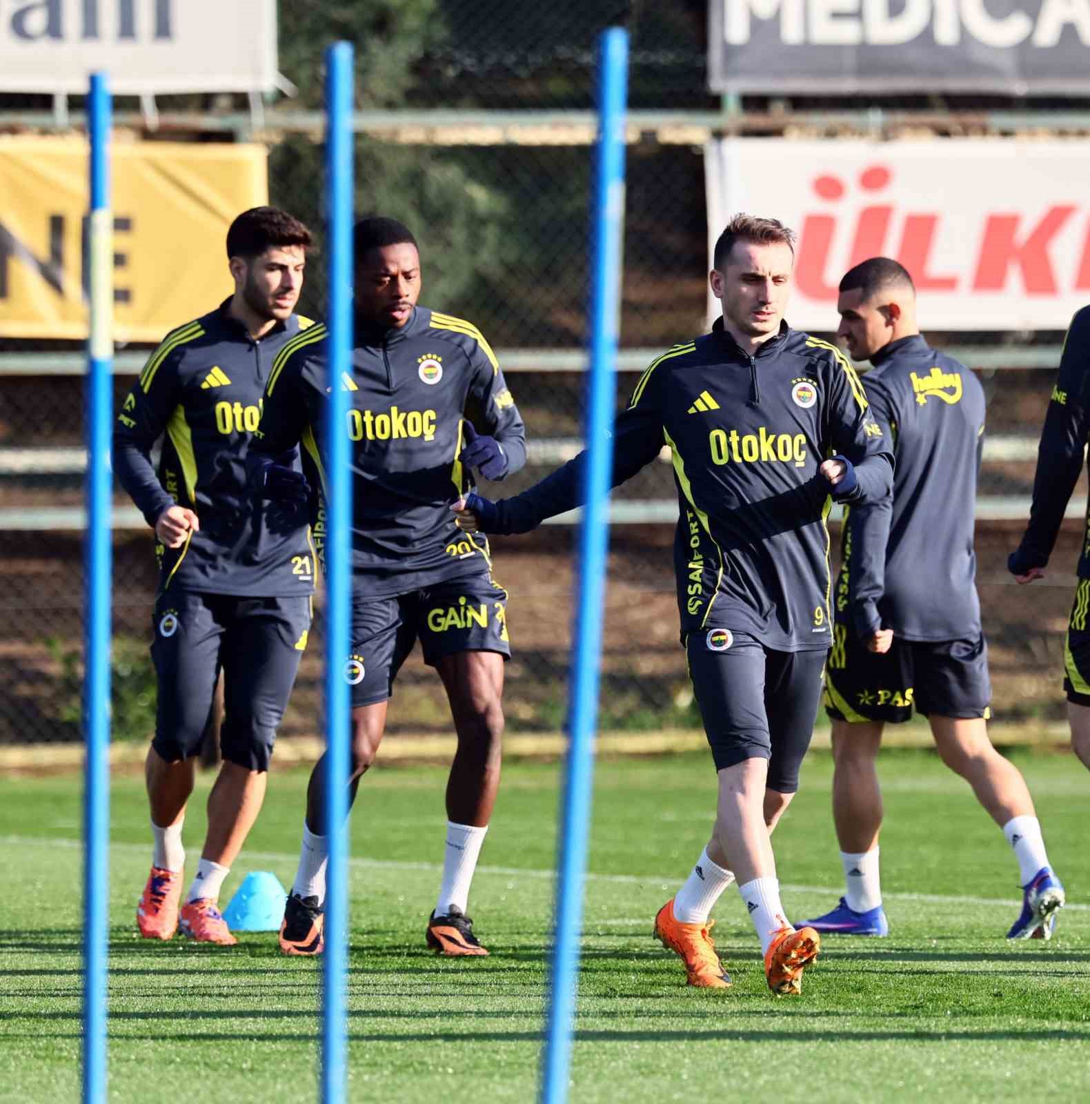 fenerbahce gaziantep fk maci hazirliklarini tamamladi 3 KK5CpaPm