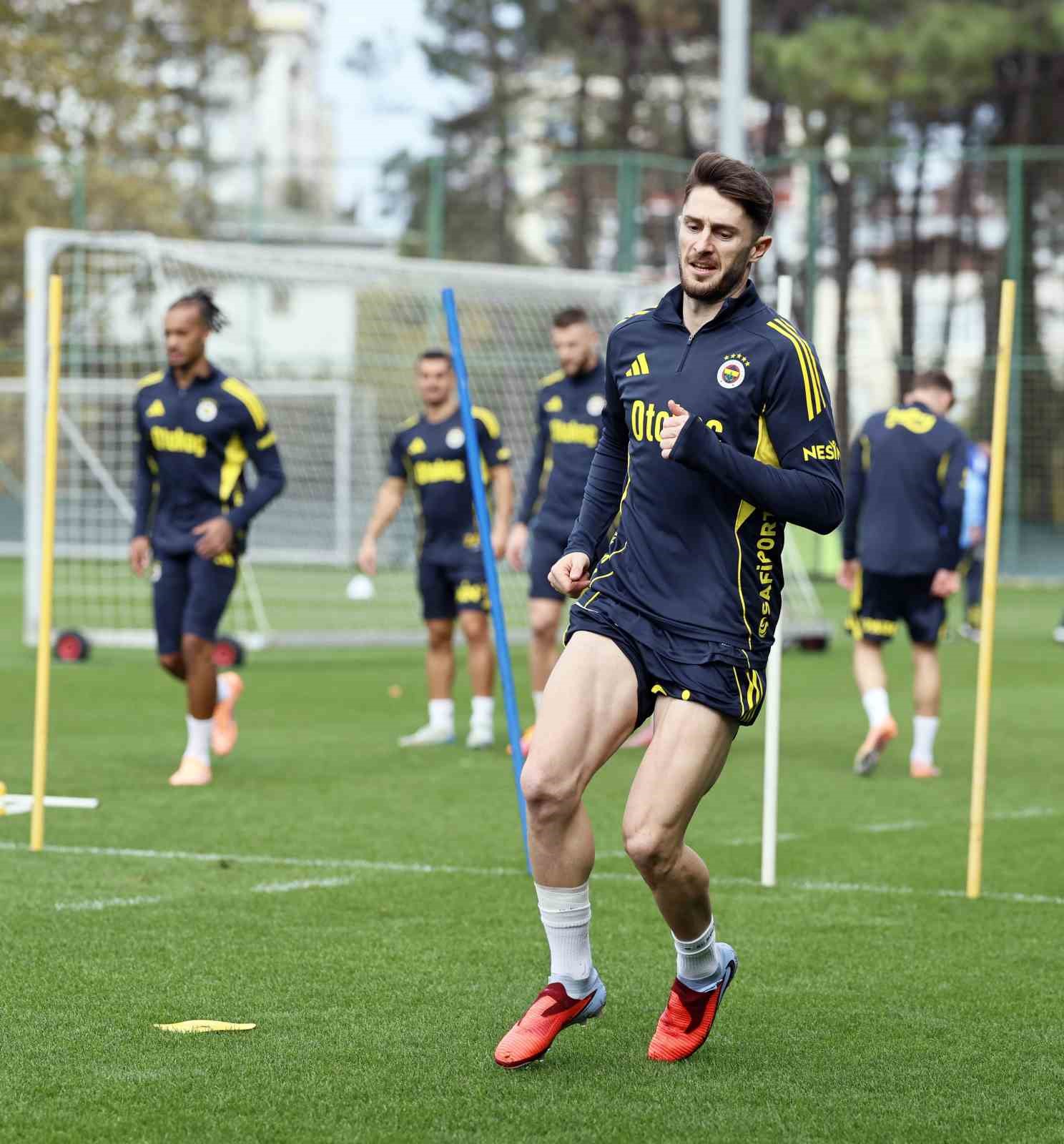 Fenerbahçe, Gaziantep FK maçının hazırlıklarını tamamladı 7 fenerbahce gaziantep fk macinin hazirliklarini tamamladi 3