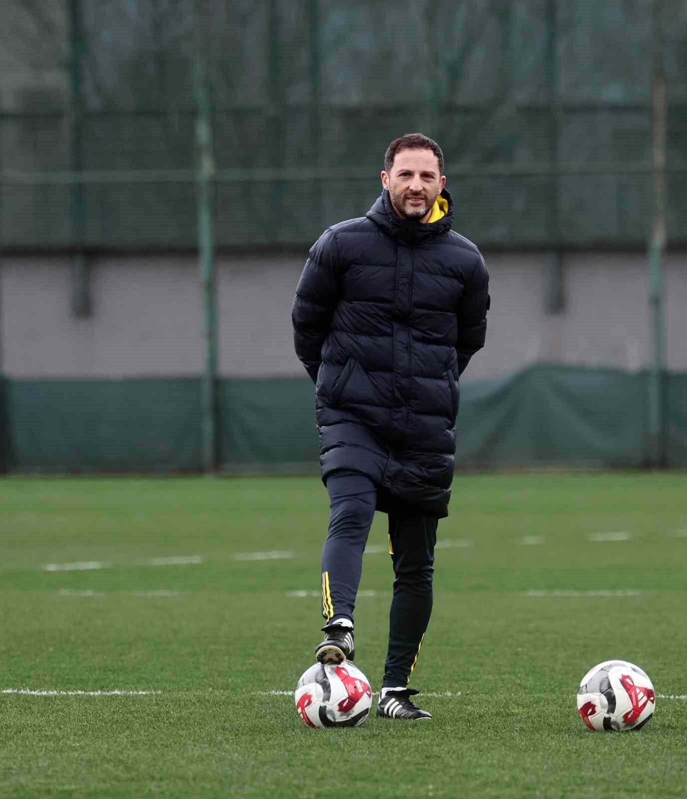 fenerbahce genclerbirligi macinin hazirliklarina basladi 3 AaVtPyfL
