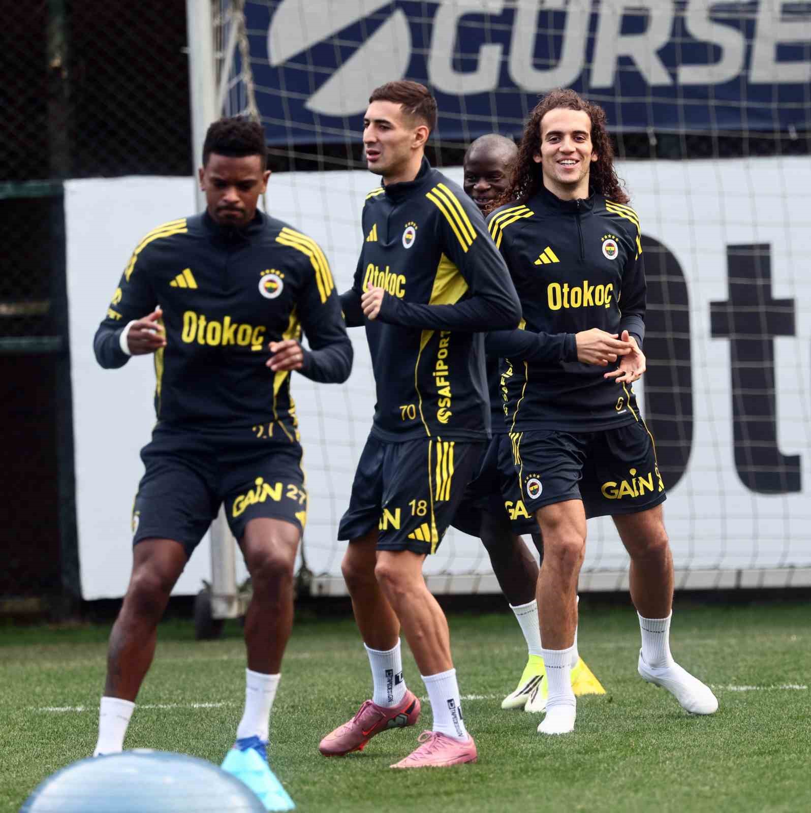 fenerbahce genclerbirligi macinin hazirliklarina basladi 4 DiEfNpaZ
