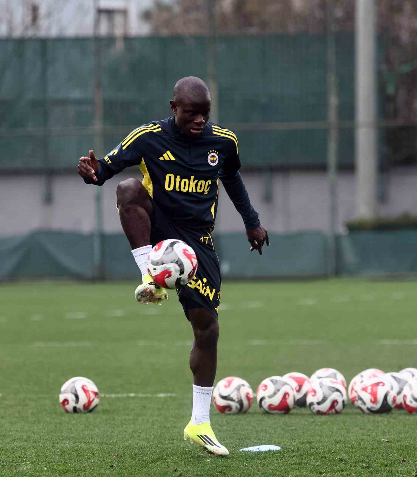 fenerbahce genclerbirligi macinin hazirliklarina basladi 6 M91yJJ9L