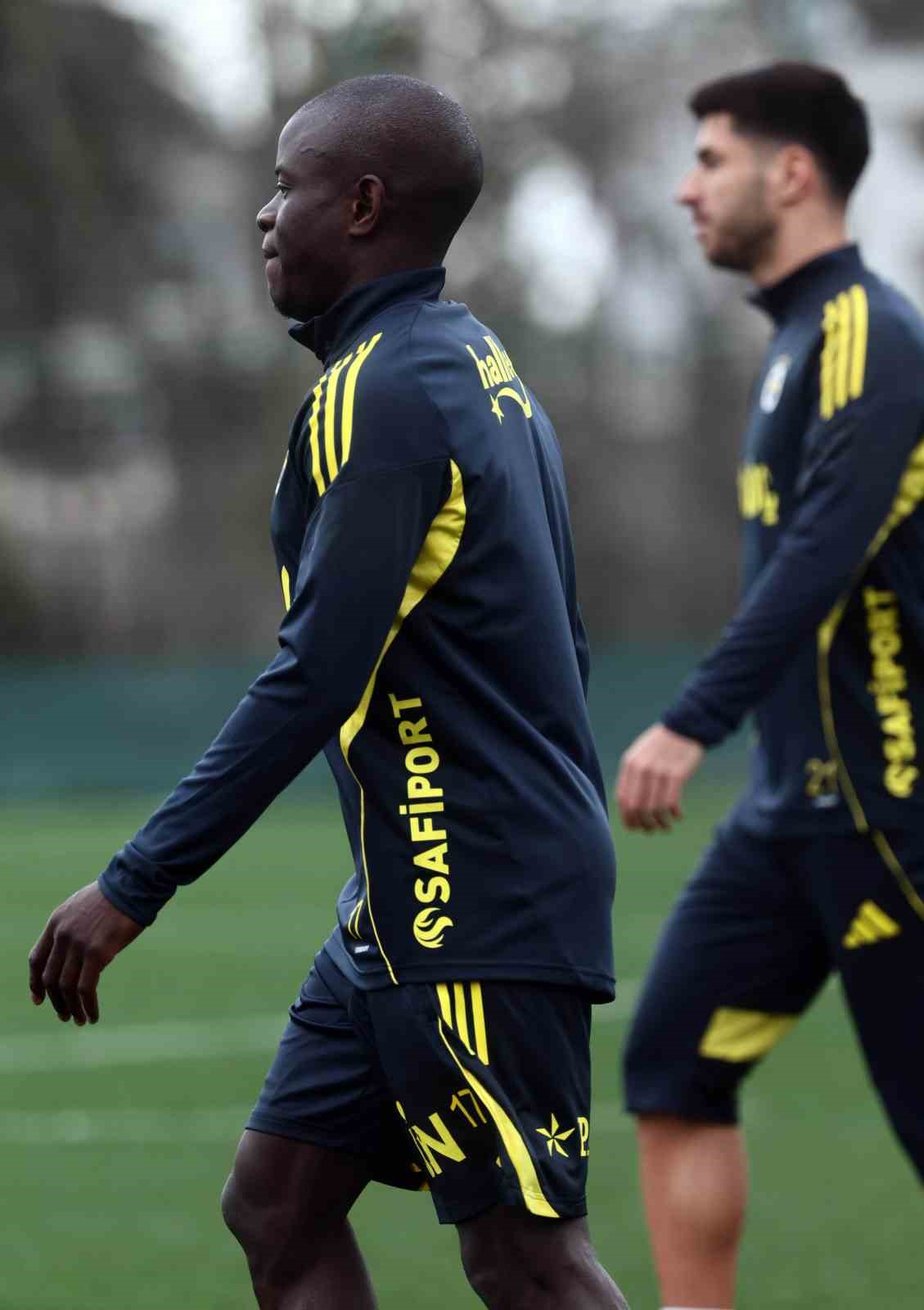 fenerbahce genclerbirligi macinin hazirliklarina basladi 7 YLfXVI6F