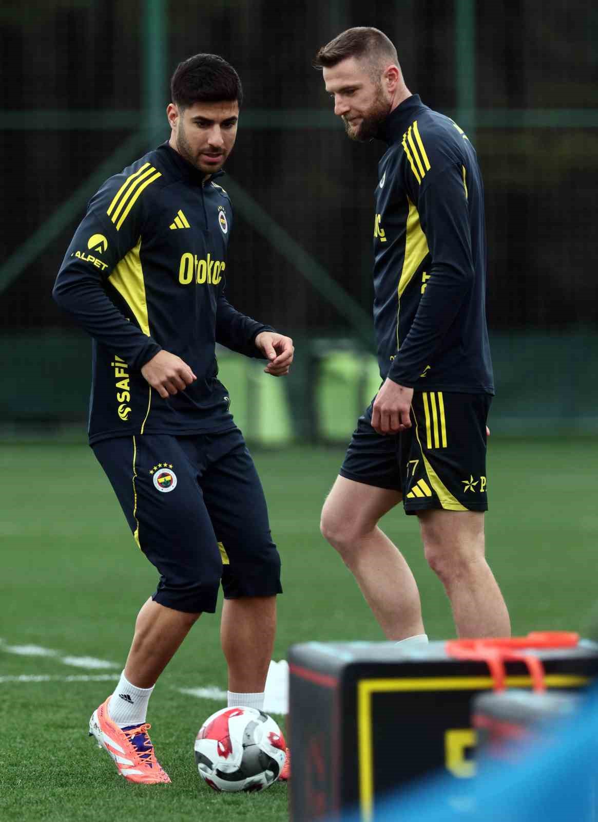 fenerbahce genclerbirligi macinin hazirliklarina basladi 9 Uc3aZhuL