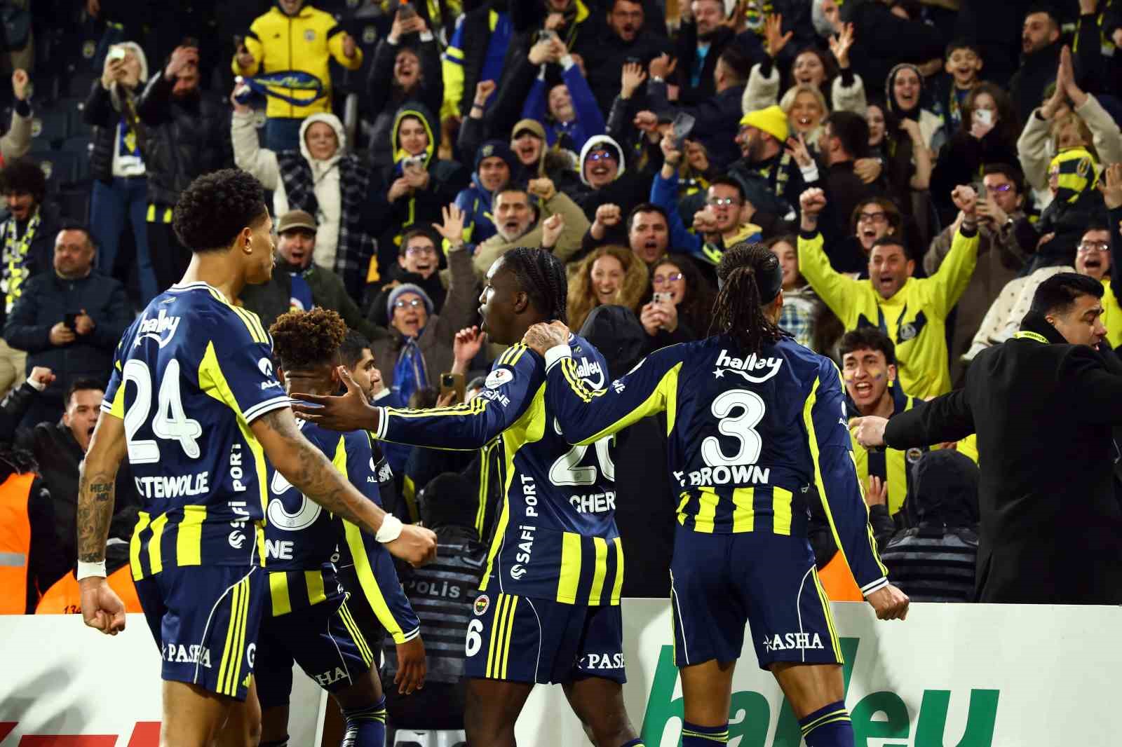 fenerbahce geriye dustugu maclarda 18 puan topladi 0 gM8yeb2Z