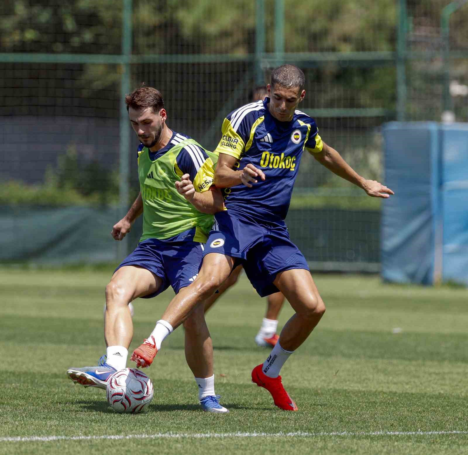 fenerbahce-gornik-zabrze-ile-oynayacagi-rovans-macinin-hazirliklarina-basladi-LcxPVnhc.jpg