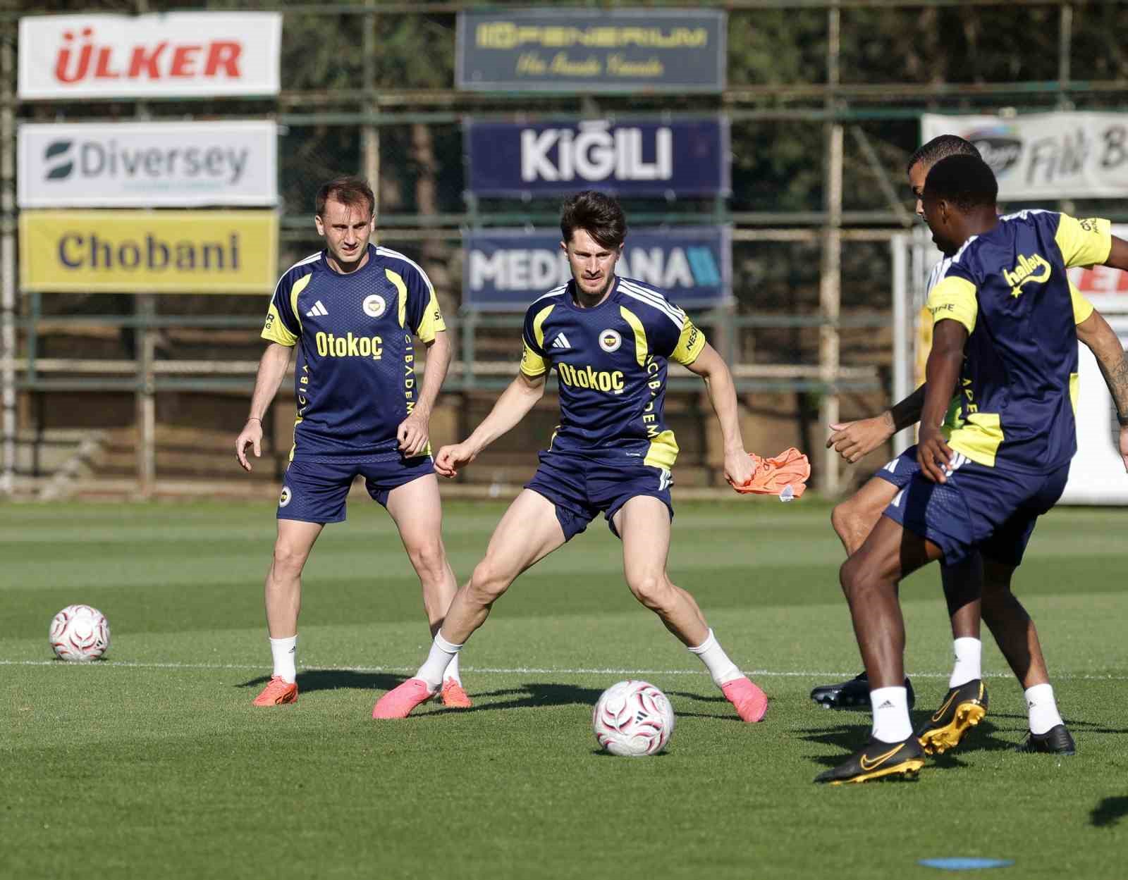 Fenerbahçe, Gornik Zabrze maçı hazırlıklarını sürdürdü 4 fenerbahce gornik zabrze maci hazirliklarini surdurdu 0 DDpkCjFW